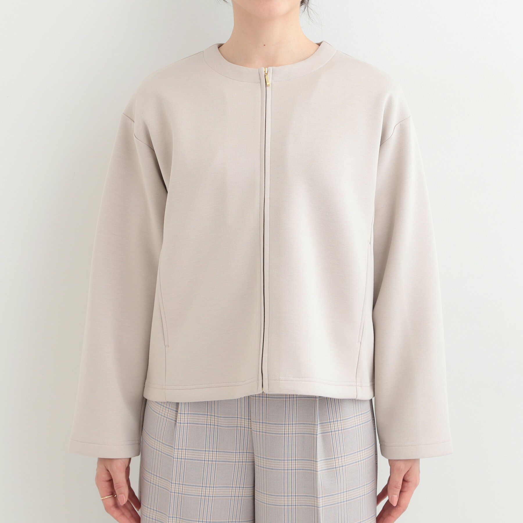 SHOO･LA･RUE「【セットアップ可/S-LL/なめらかタッチ】大人のきれいめスタイルに ノーカラージップブルゾン」|ブルゾン・スタジャン|