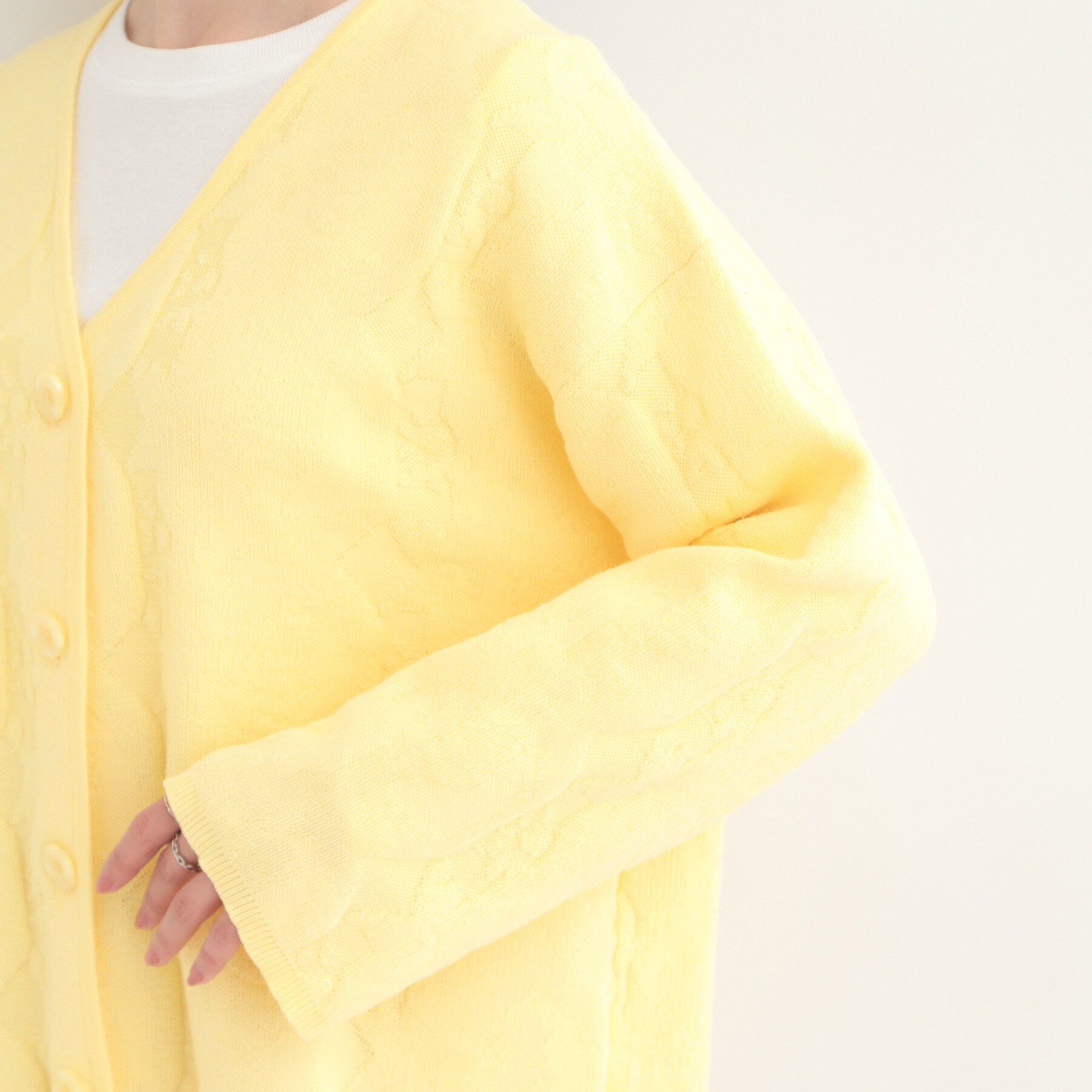 SHOO･LA･RUE「【洗濯機可/S-LL】幾何柄風デザインがアクセント ゆるVネックカーディガン」|カーディガン|