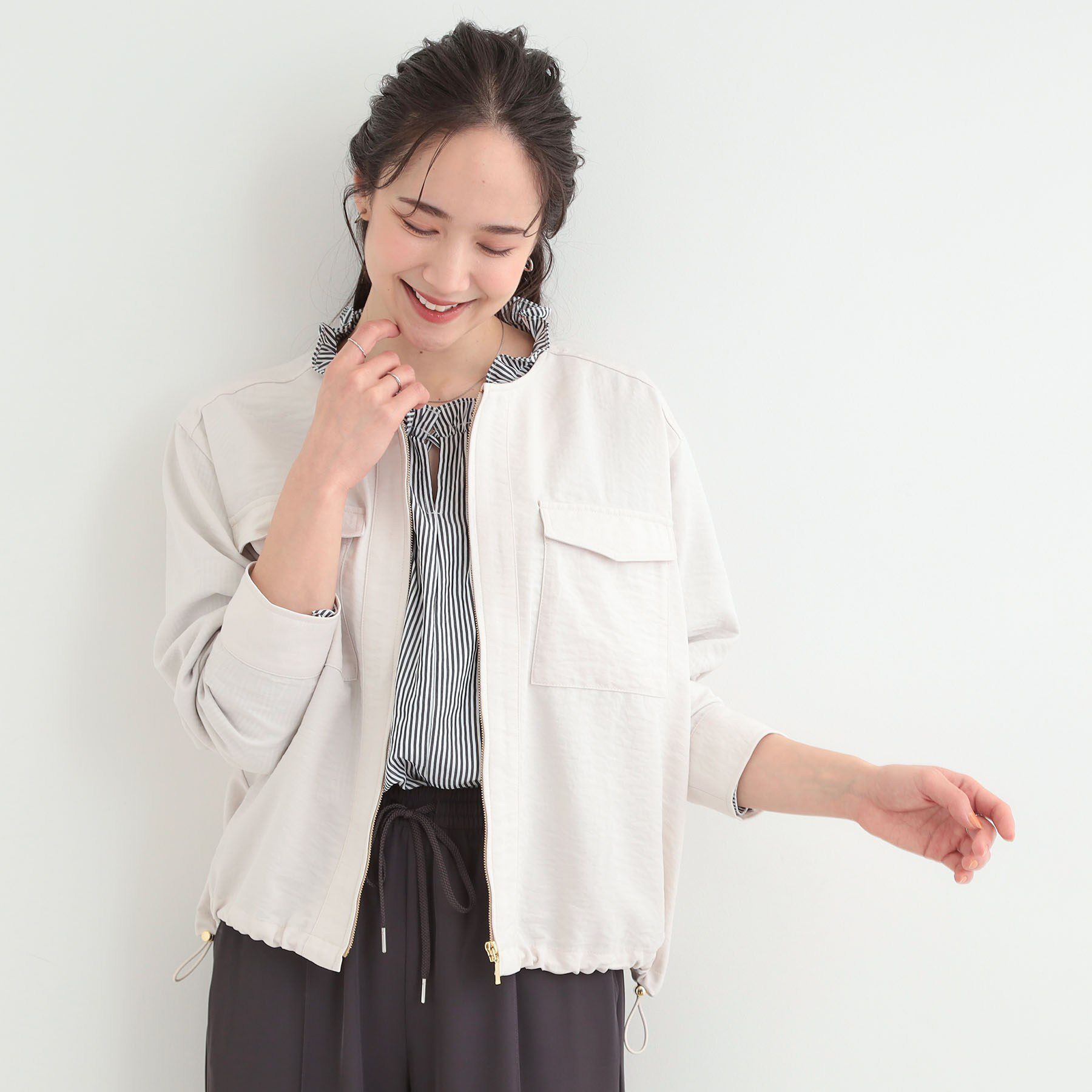 SHOO･LA･RUE「【S-LL】サッと羽織れてきれい見え　フラップポケット ノーカラーブルゾン」|ブルゾン・スタジャン|