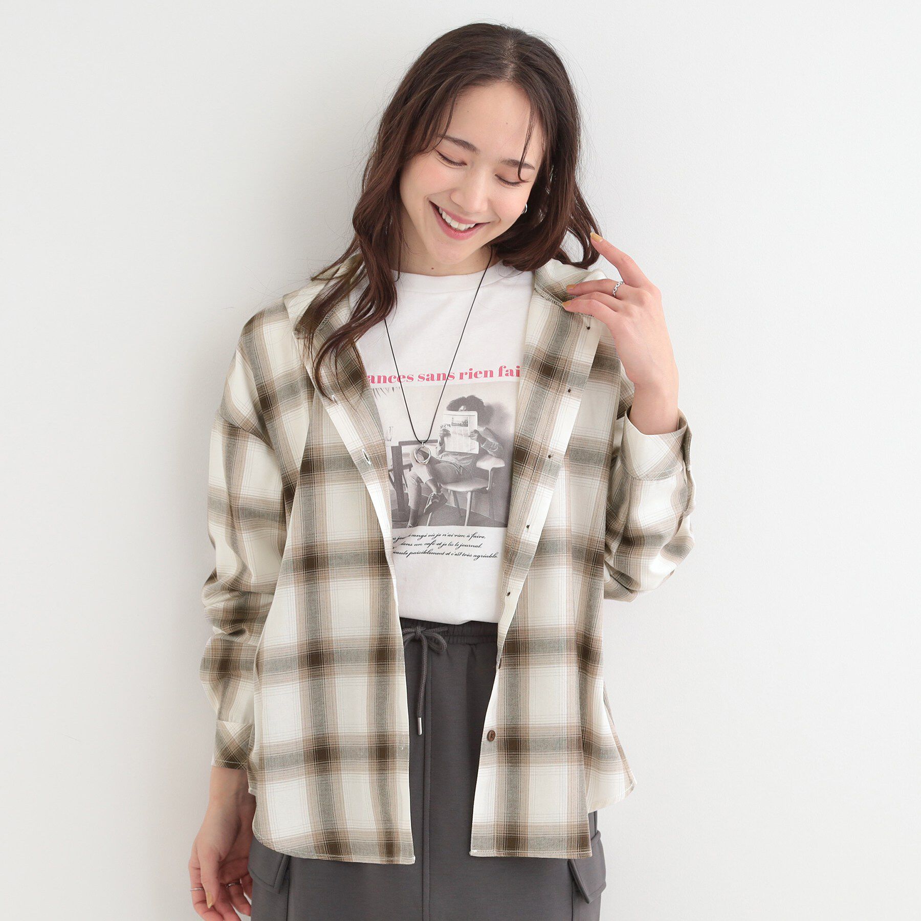 SHOO･LA･RUE「【洗濯機可/S-LL】涼しげで軽やかな チェックフーディーシャツ」|シャツ・ブラウス|