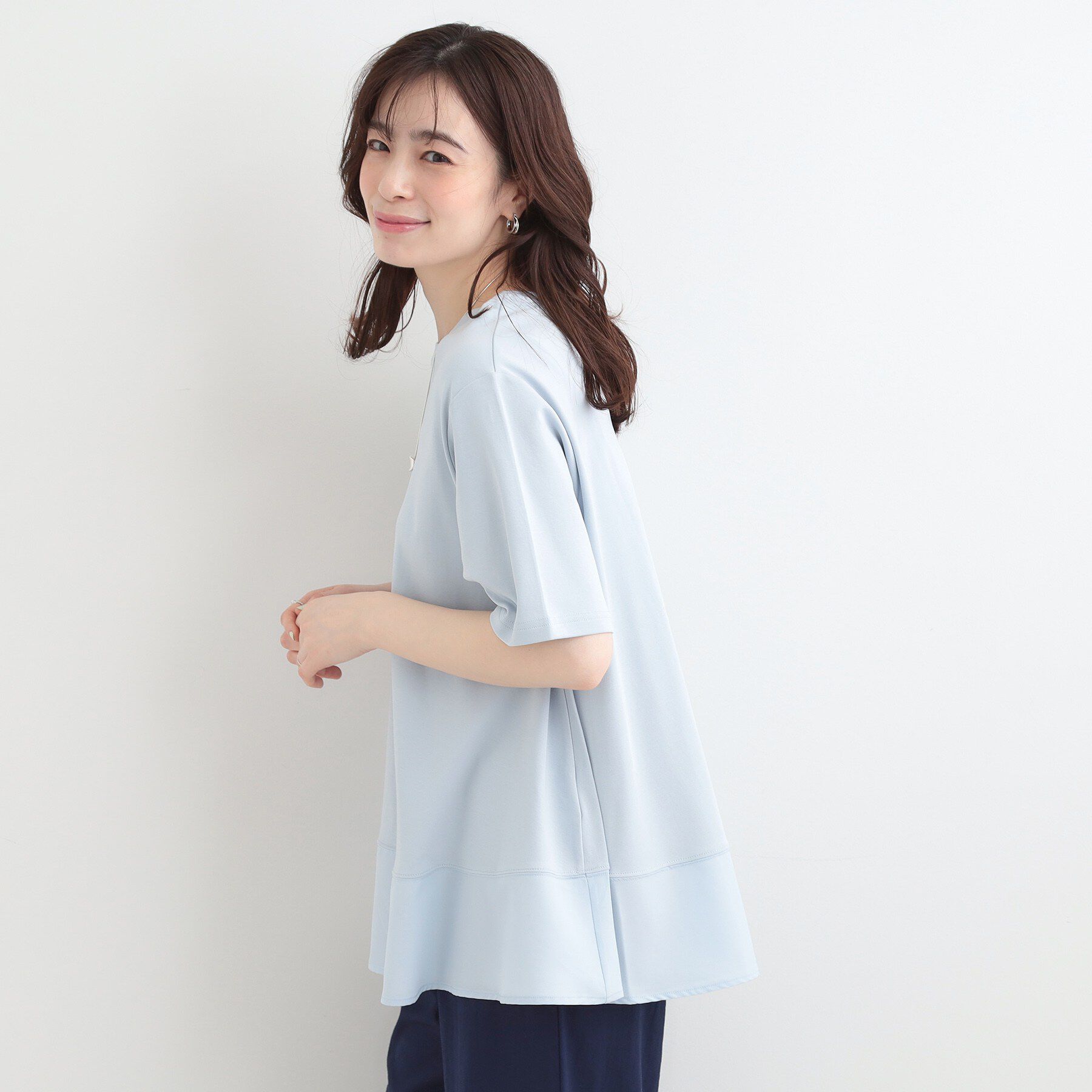 SHOO･LA･RUE「【接触冷感/UVカット/抗菌防臭】体型カバーも叶う　裾切り替えAライントップス」|Tシャツ・カットソー|