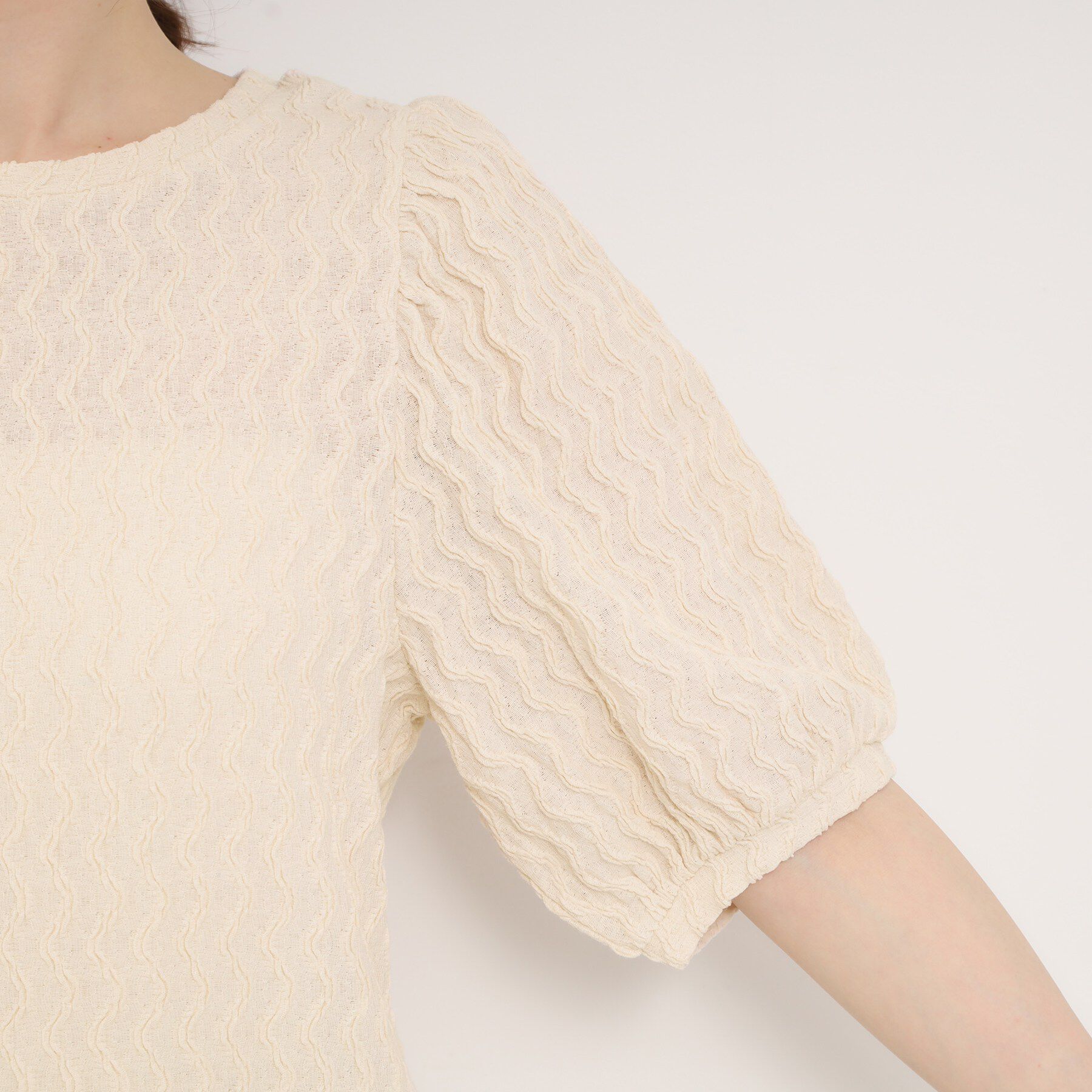 SHOO･LA･RUE「【洗濯機可/S-LL】ウェーブ柄ジャカード パフスリーブトップス」|Tシャツ・カットソー|