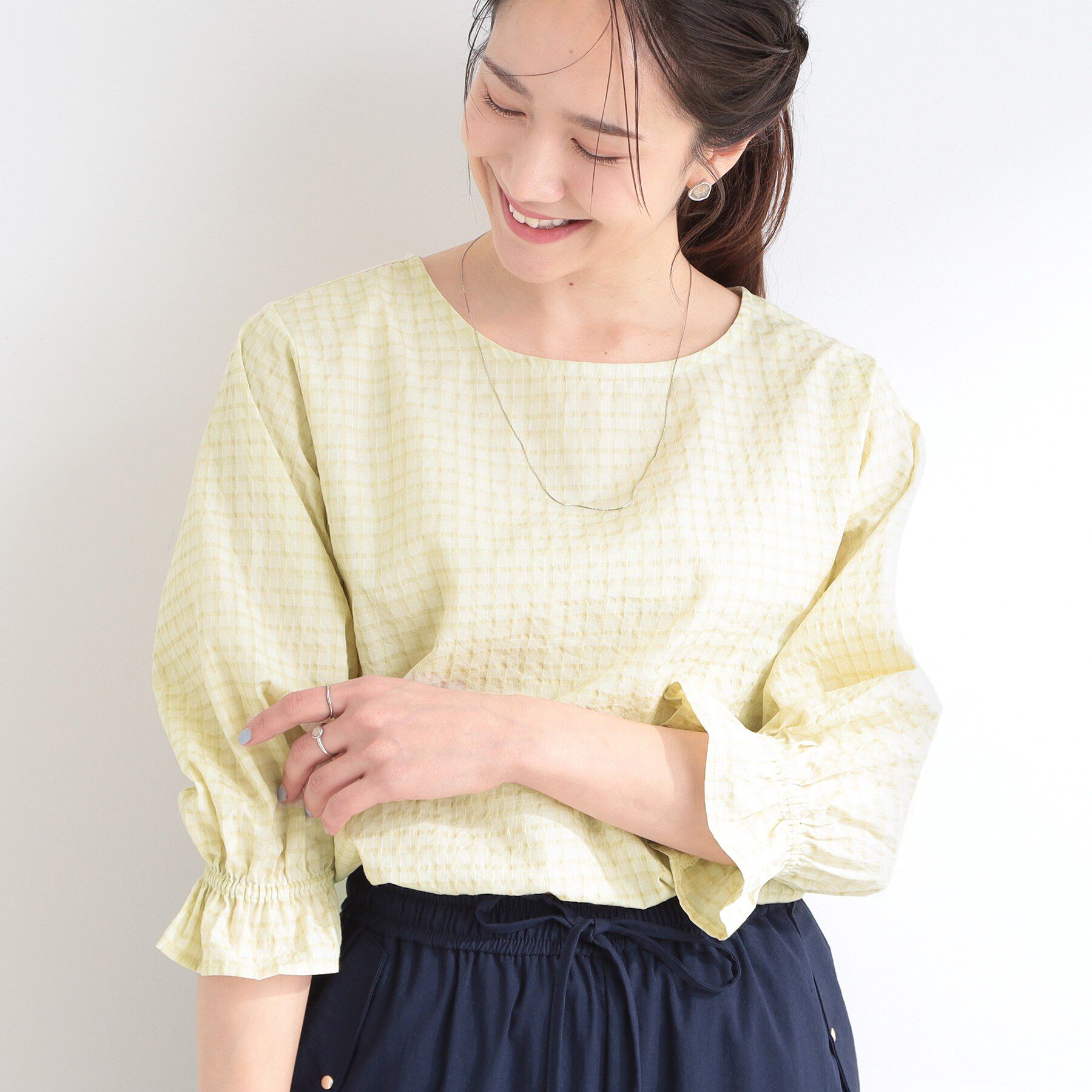 SHOO･LA･RUE「【セットアップ可/S-LL/洗濯機可】二の腕もカバーしてくれる　さらっとした着心地のサッカーチェック」|シャツ・ブラウス|イエロー(231)