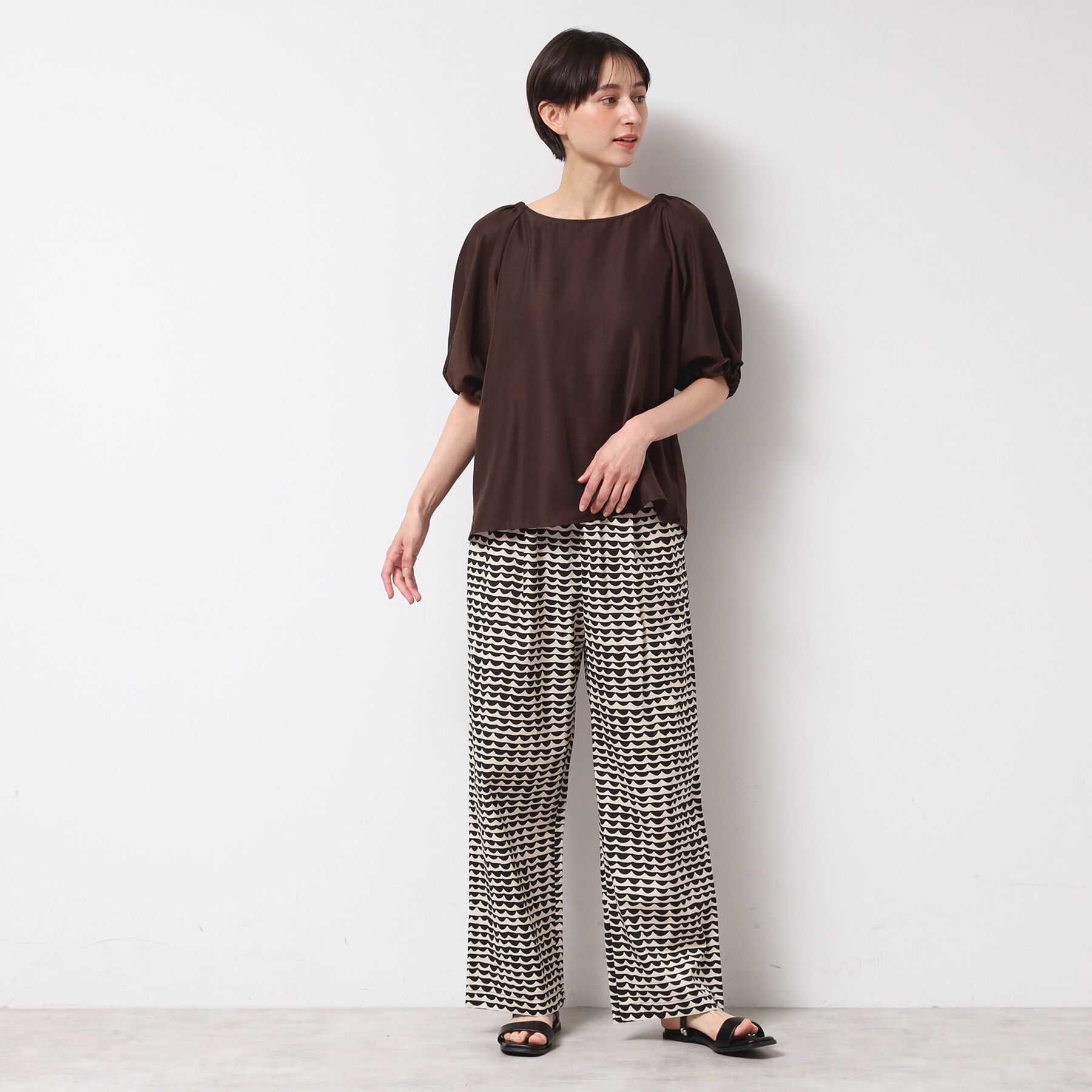 Dessin「【洗える】バッグギャザー入り五分袖ボリュームブラウス」|シャツ・ブラウス|