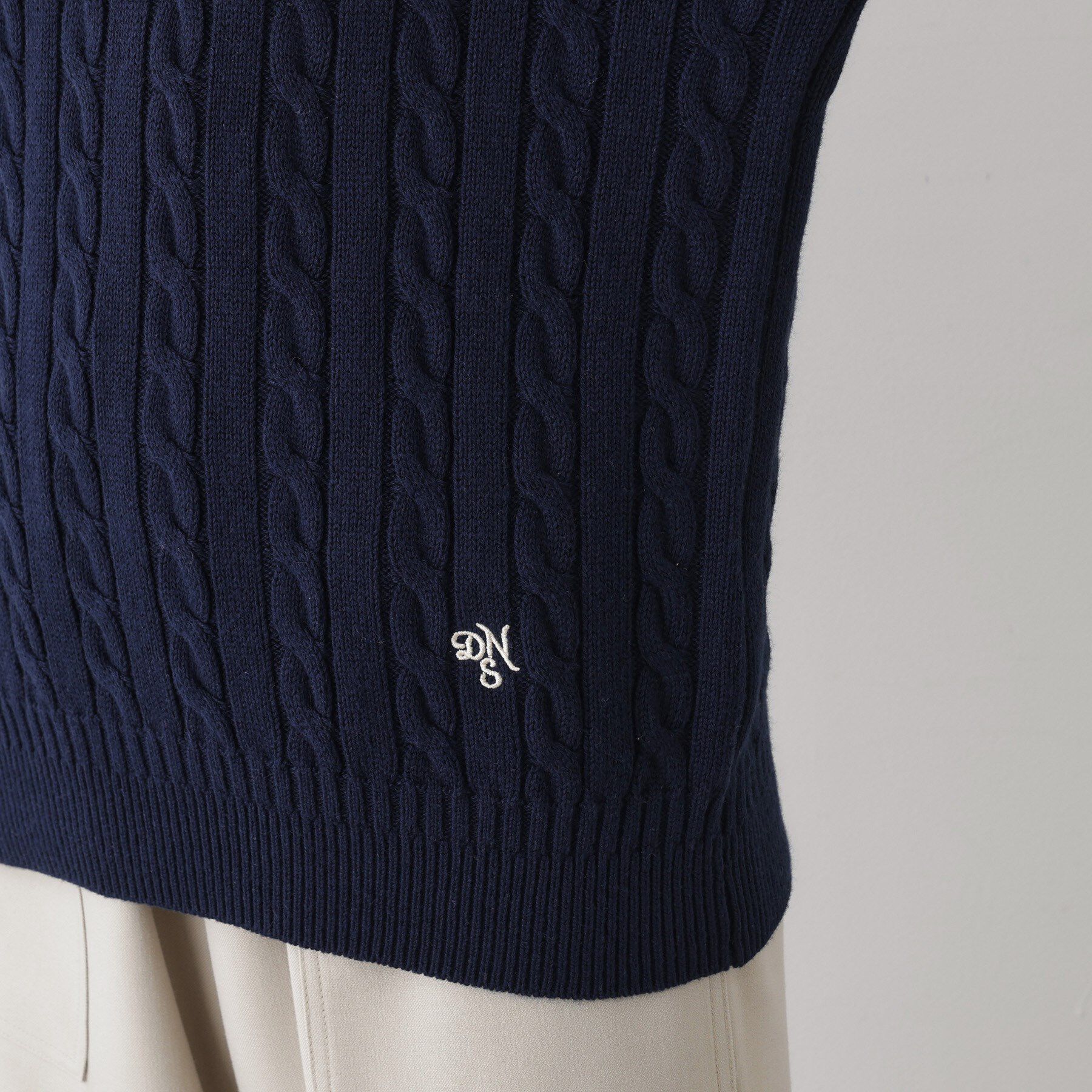 Dessin「【ユニセックス・洗える】クルーネックケーブルニット」|ニット・セーター|