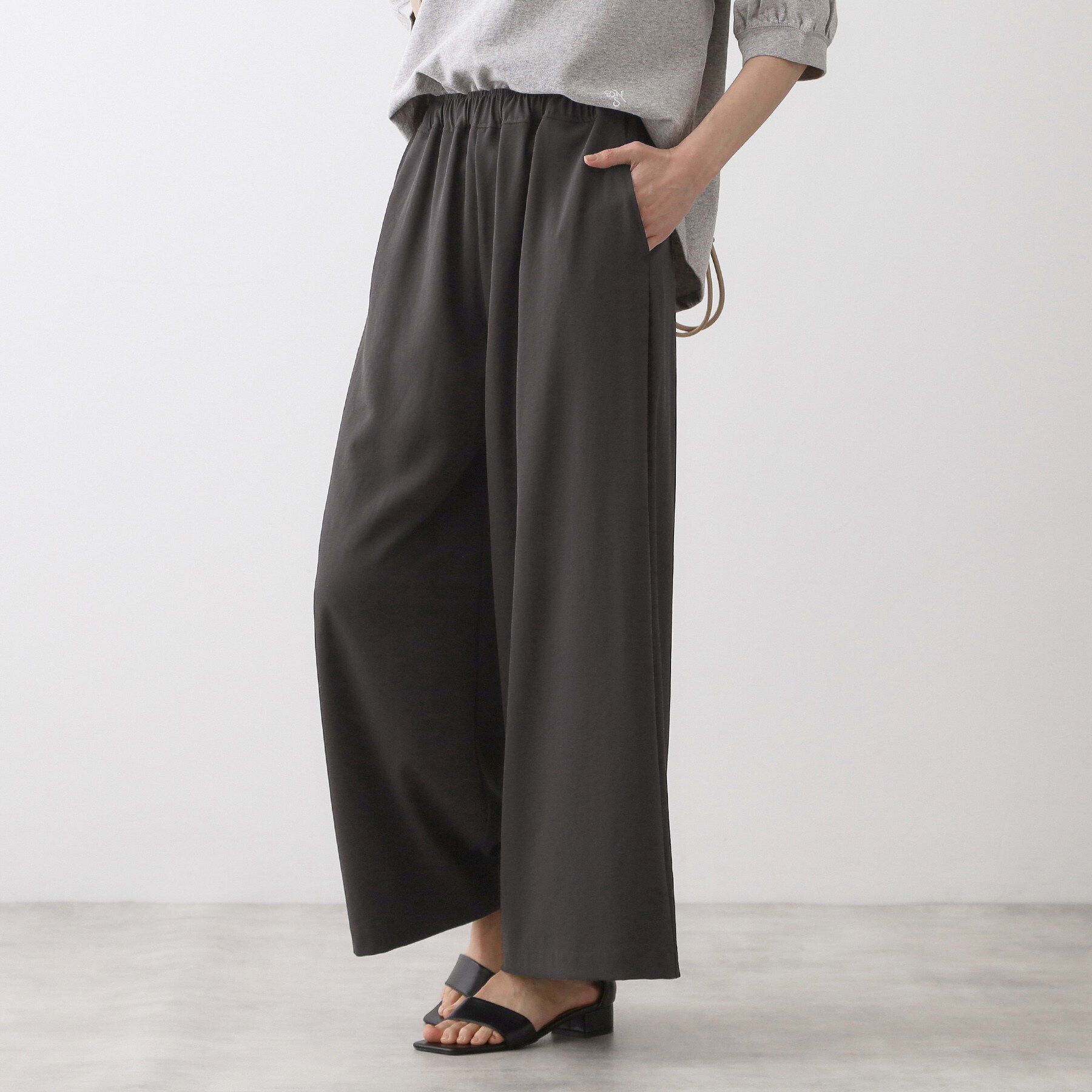 Dessin「【吸汗速乾/ウエストゴム】リラクシーワイドパンツ」|その他|