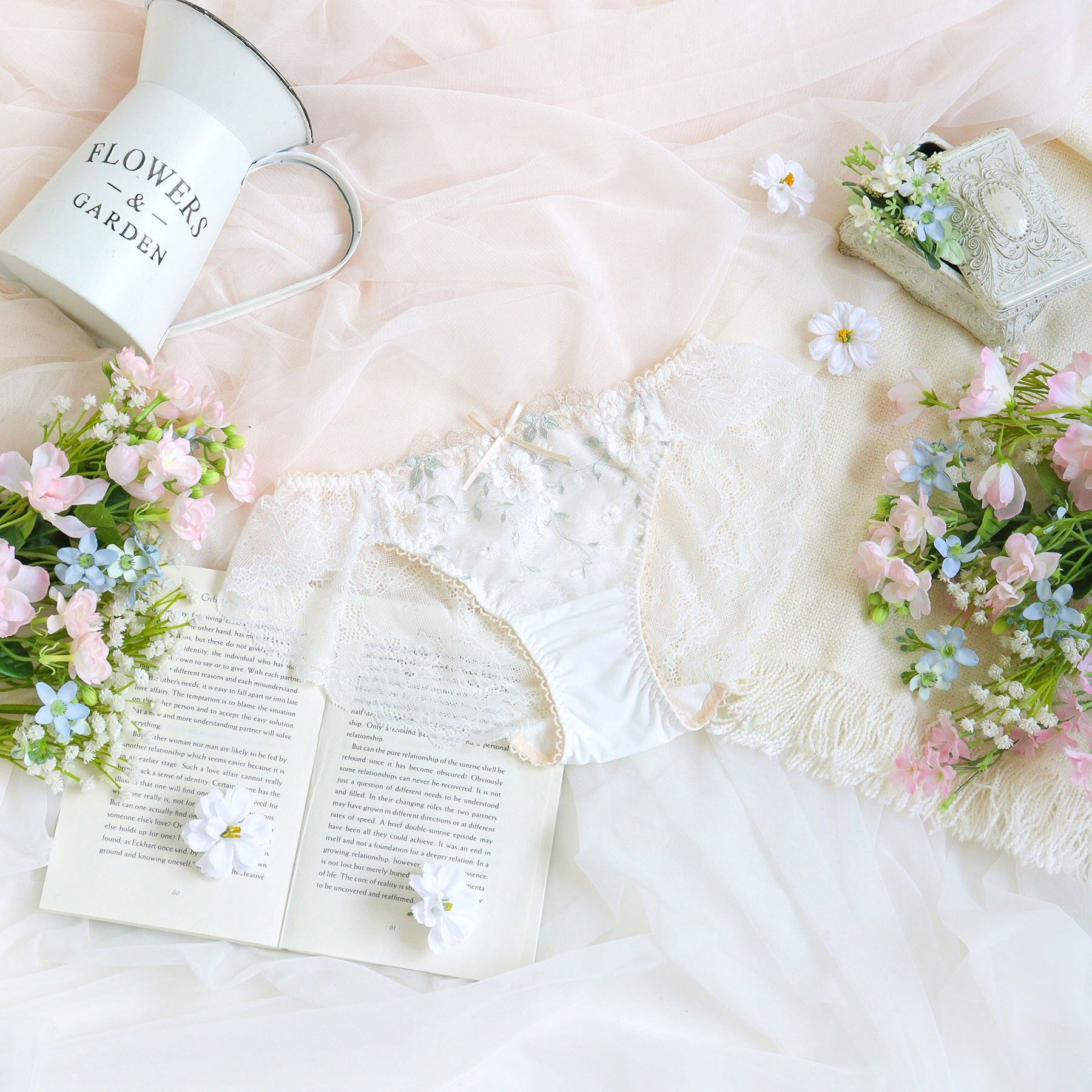 Risa Magli「シュクリエ レースショーツ」|インナー|ホワイト(001)