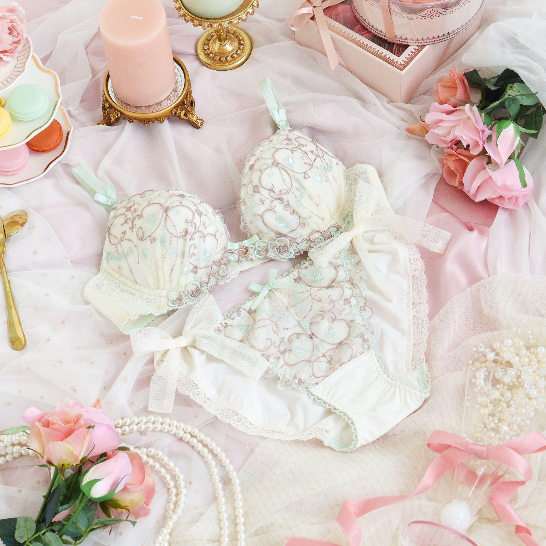 Risa Magli「ヘルティー ブラジャー (B-C) ＜リサマリミラクル谷間ブラ＞」|インナー|