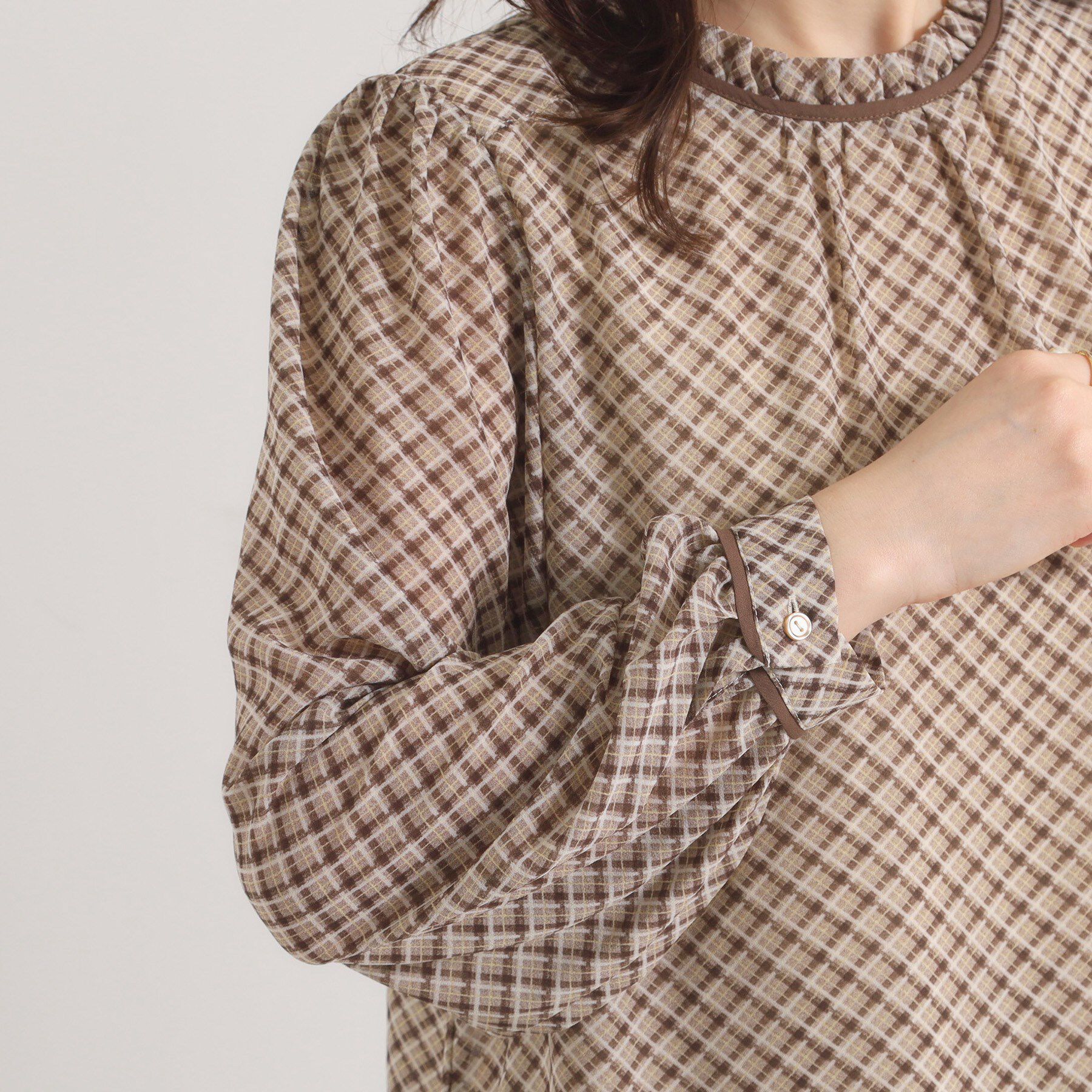 ITS&rsquo;DEMO「【手洗い可／セットアップ可】チェックスタンドフリルブラウス」|シャツ・ブラウス|