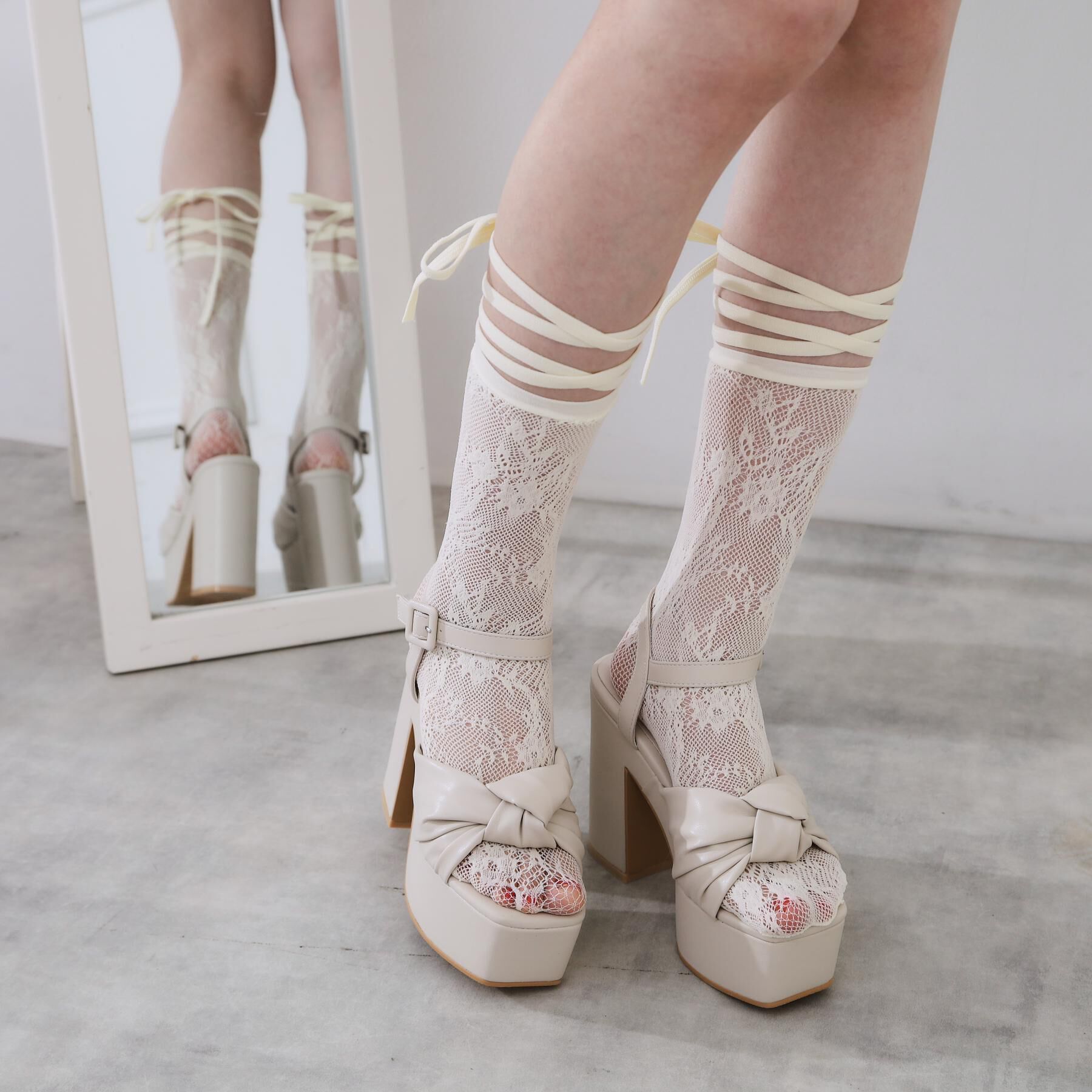 ESPERANZA「【ラク盛り／サンダル】リピーター続出／脚長美脚　ツイストリボンサンダル」|サンダル|ベージュ(052)