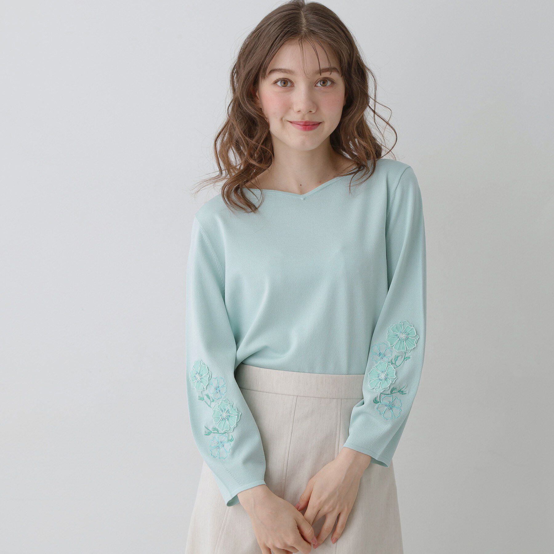 SunaUna「【SS～Lサイズ展開／フラワー刺繍】クラフトニット」|ニット・セーター|