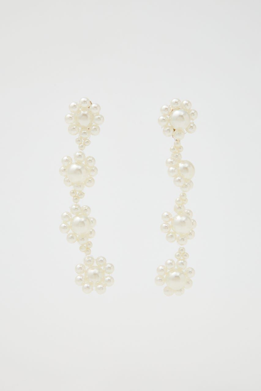 RODEO CROWNS「フラワーフェイクパール4連イヤリング」|ピアス|WHT