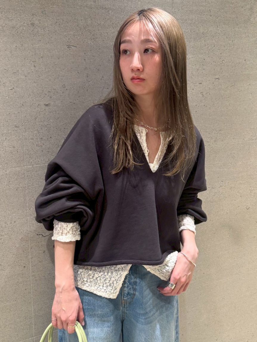 emmi atelier「Vネックスウェットプルオーバー【セットアップ対応】」|Tシャツ・カットソー|