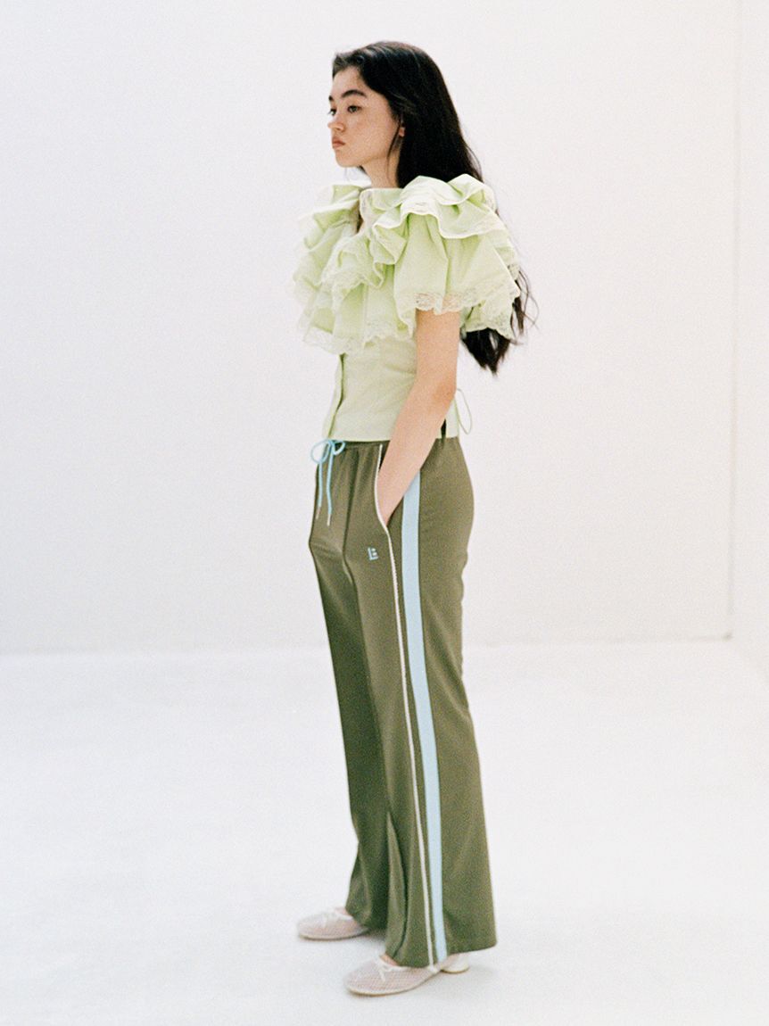 LILY BROWN「ピコレースフレアトラックパンツ」|チノ|