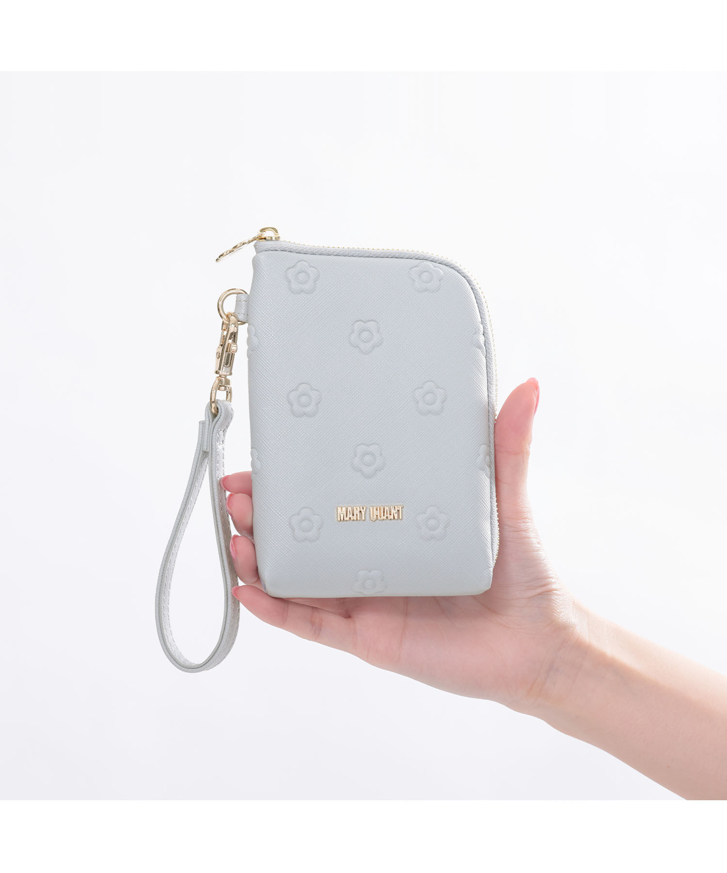 MARY QUANT「シンプルエンボスデイジーマルチポーチ」|ポーチ|