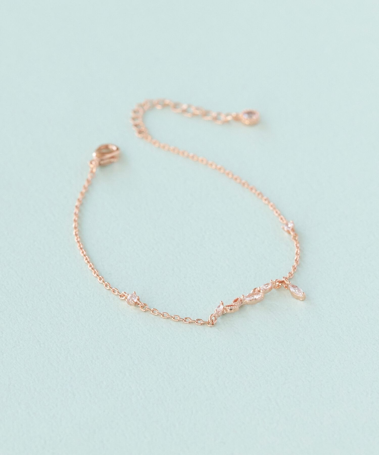 Phoebe「シャイニーティアリーフブレスレット ローズゴールド」|ブレスレット・バングル|