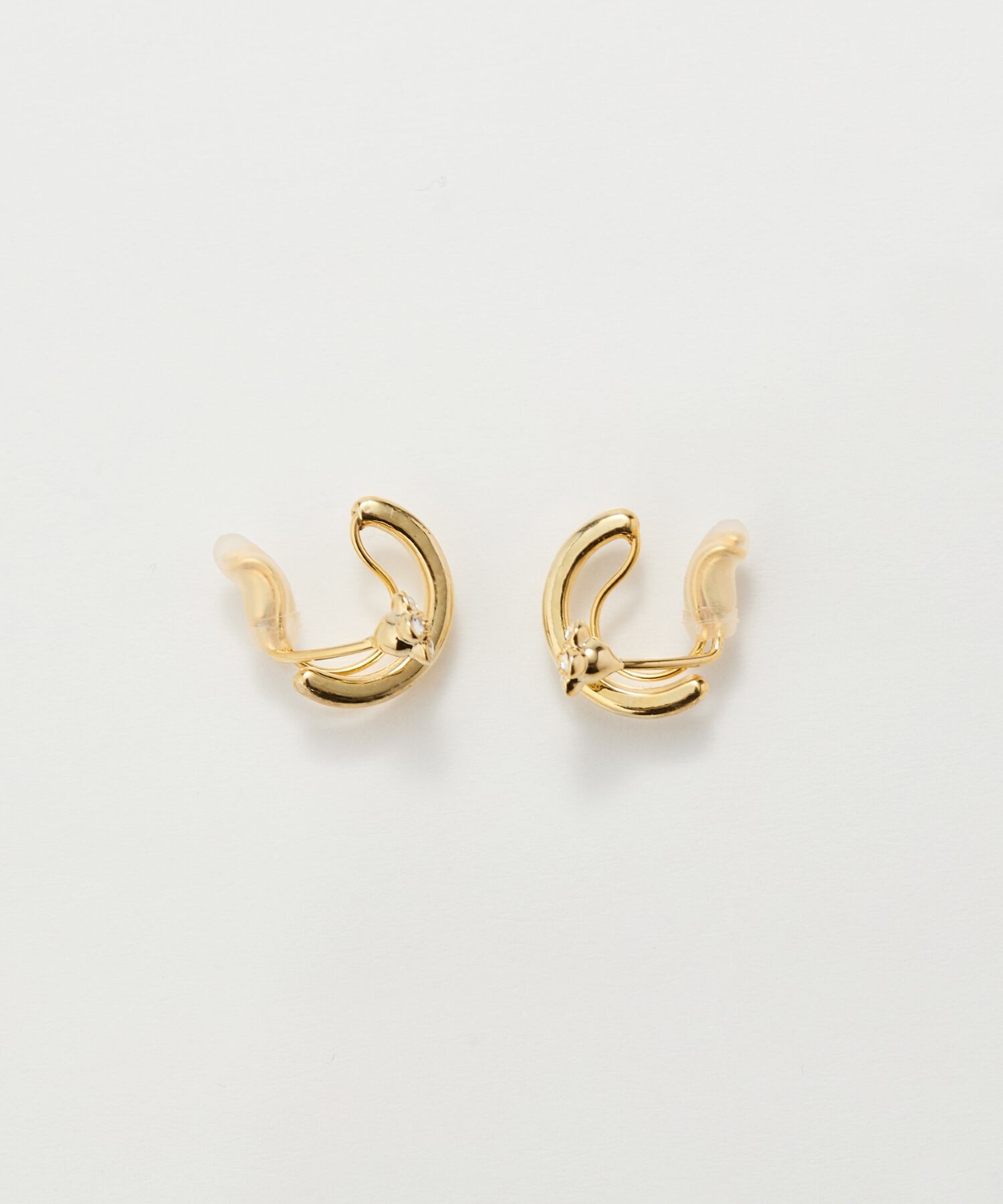 Phoebe「【痛くないシリーズ】フラワービジューライトフィットイヤリング　ゴールド」|イヤリング|