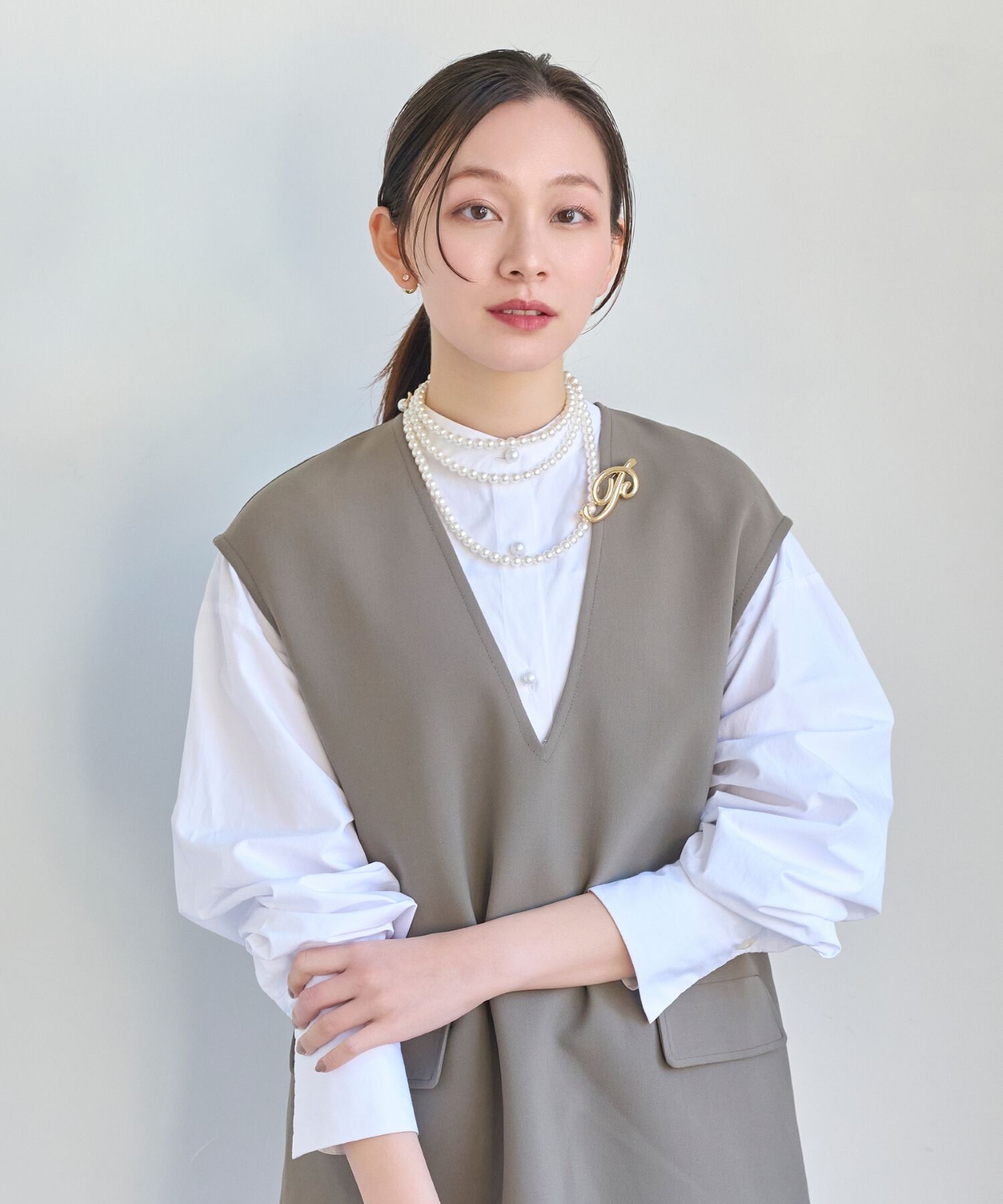 Phoebe「ニュアンスメタルブローチ　ゴールド」|ブローチ・コサージュ|