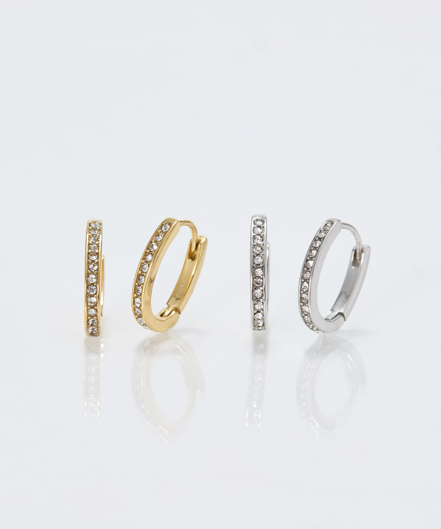 Phoebe「【金属アレルギー対応】ワンタッチライナーオーバルビジューフープピアス　ゴールド」|ピアス|