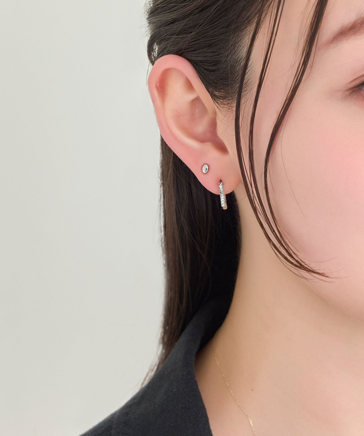 Phoebe「【金属アレルギー対応】ワンタッチライナースタービジューフープピアス　シルバー」|ピアス|