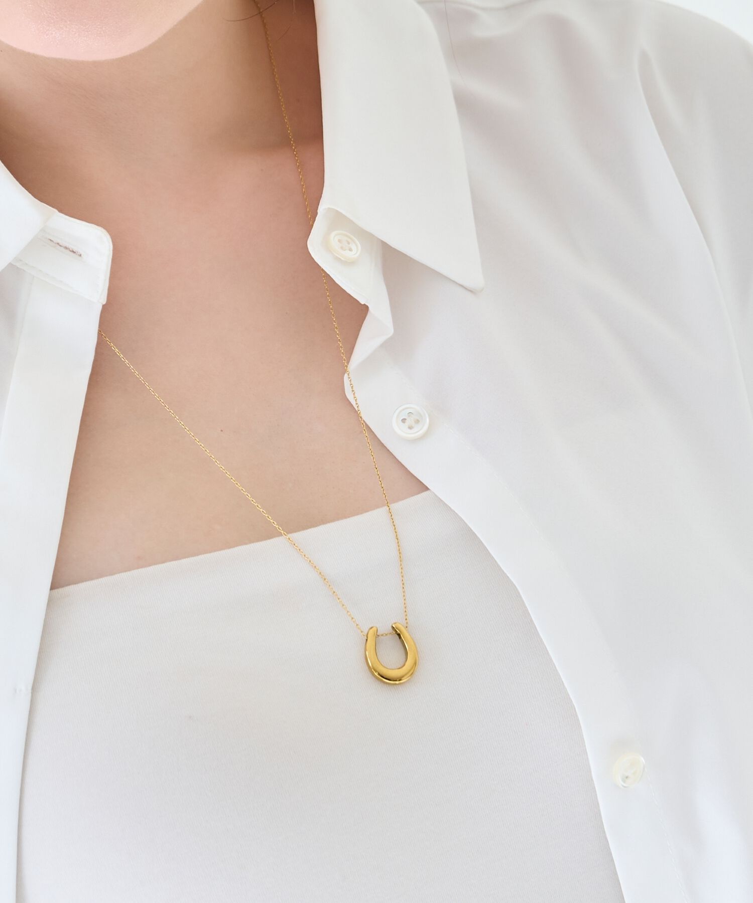 Phoebe「【金属アレルギー対応】メタリックホースシューネックレス　ゴールド　ステンレス/馬蹄/蹄鉄/ギフト/バテイ」|ネックレス|