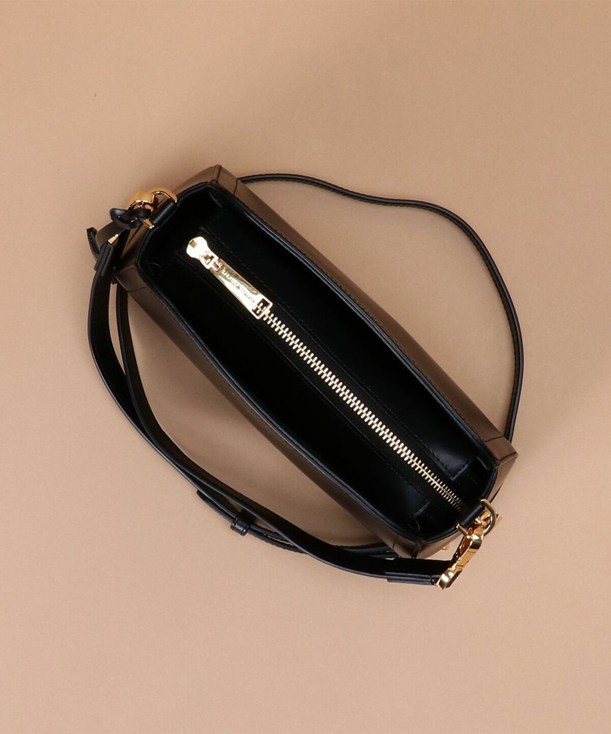 Samantha Thavasa「トラペズミニヨン ショルダーバッグ」|ショルダー・メッセンジャー|