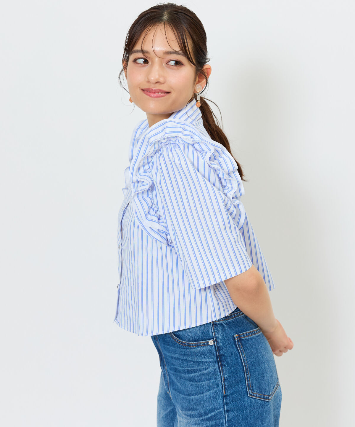 アンドクチュール「ビジュー付きストライプフリルシャツ」|シャツ・ブラウス|