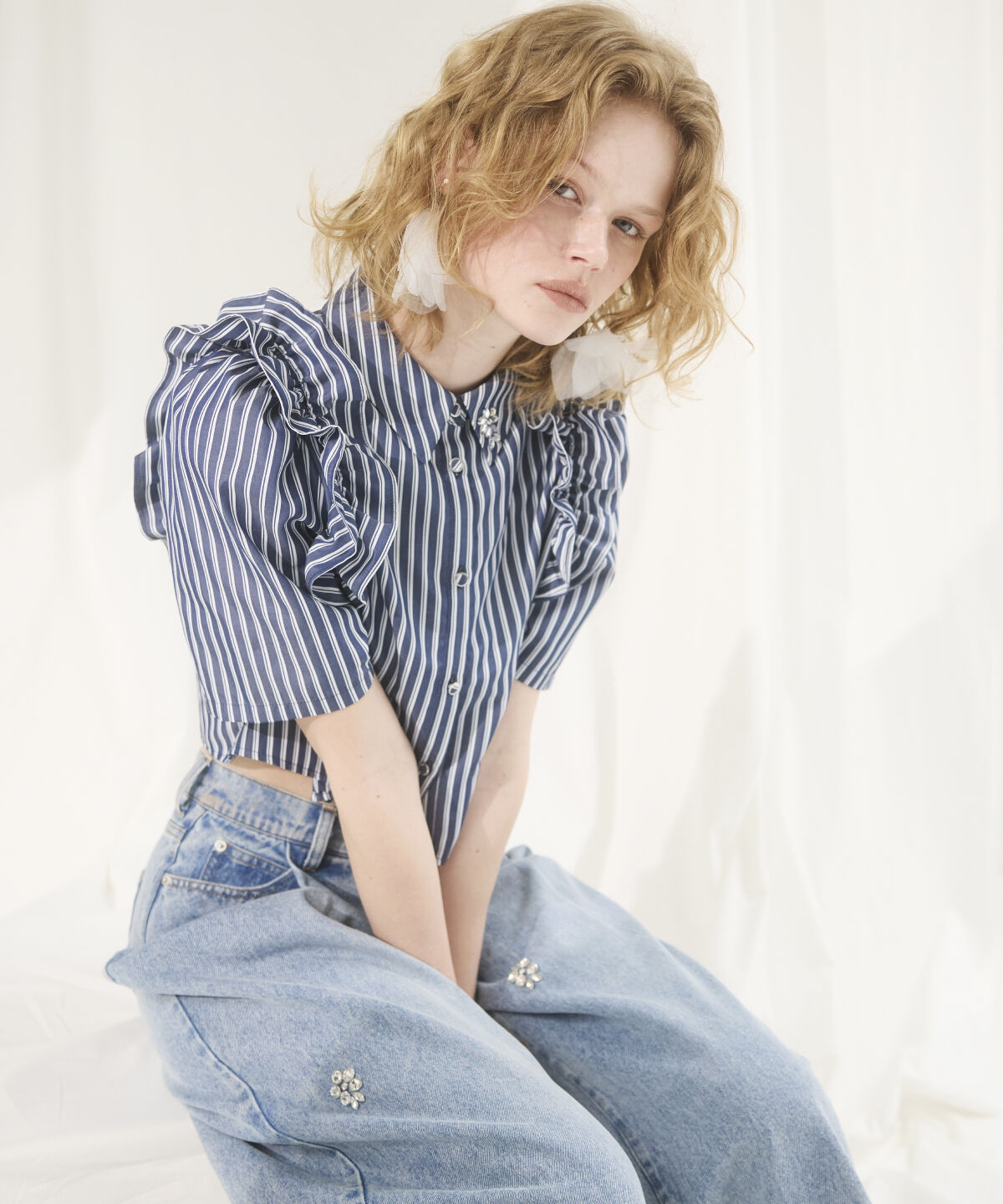 アンドクチュール「ビジュー付きストライプフリルシャツ」|シャツ・ブラウス|