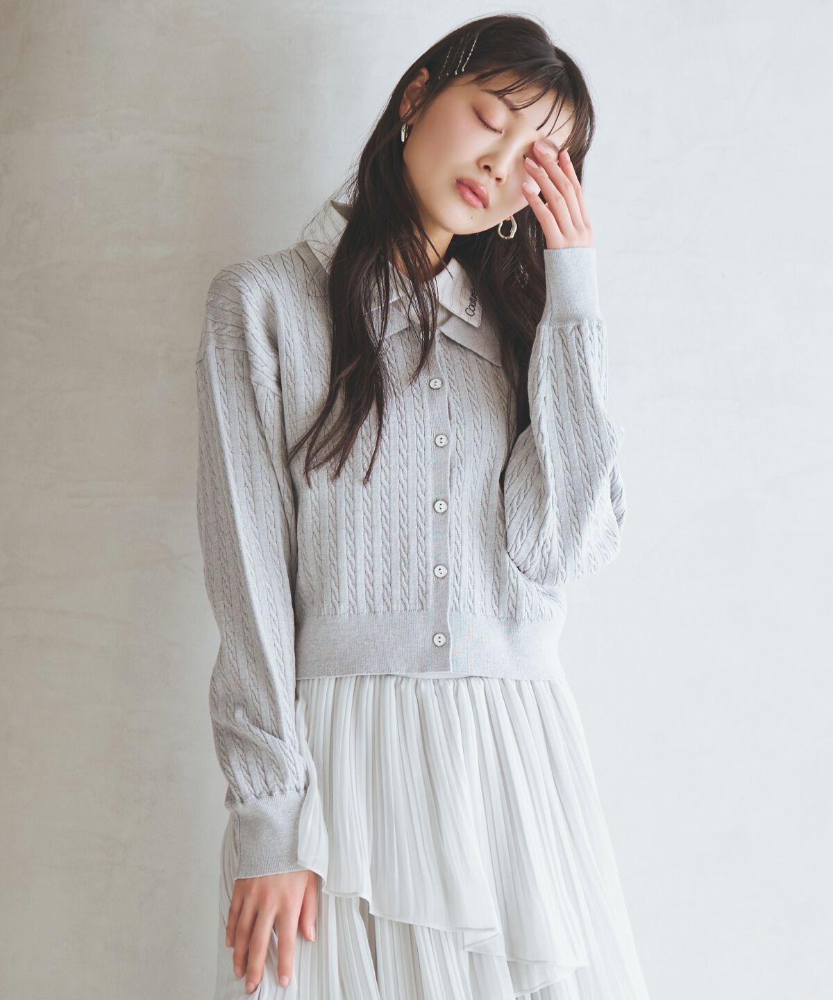 アンドクチュール「シャツレイヤード風ケーブルカーディガン」|カーディガン|