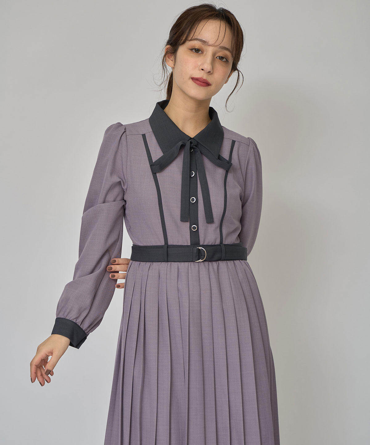 REDYAZEL「クラシカルバイカラーラインリボンタイプリーツロングワンピース」|ワンピース|