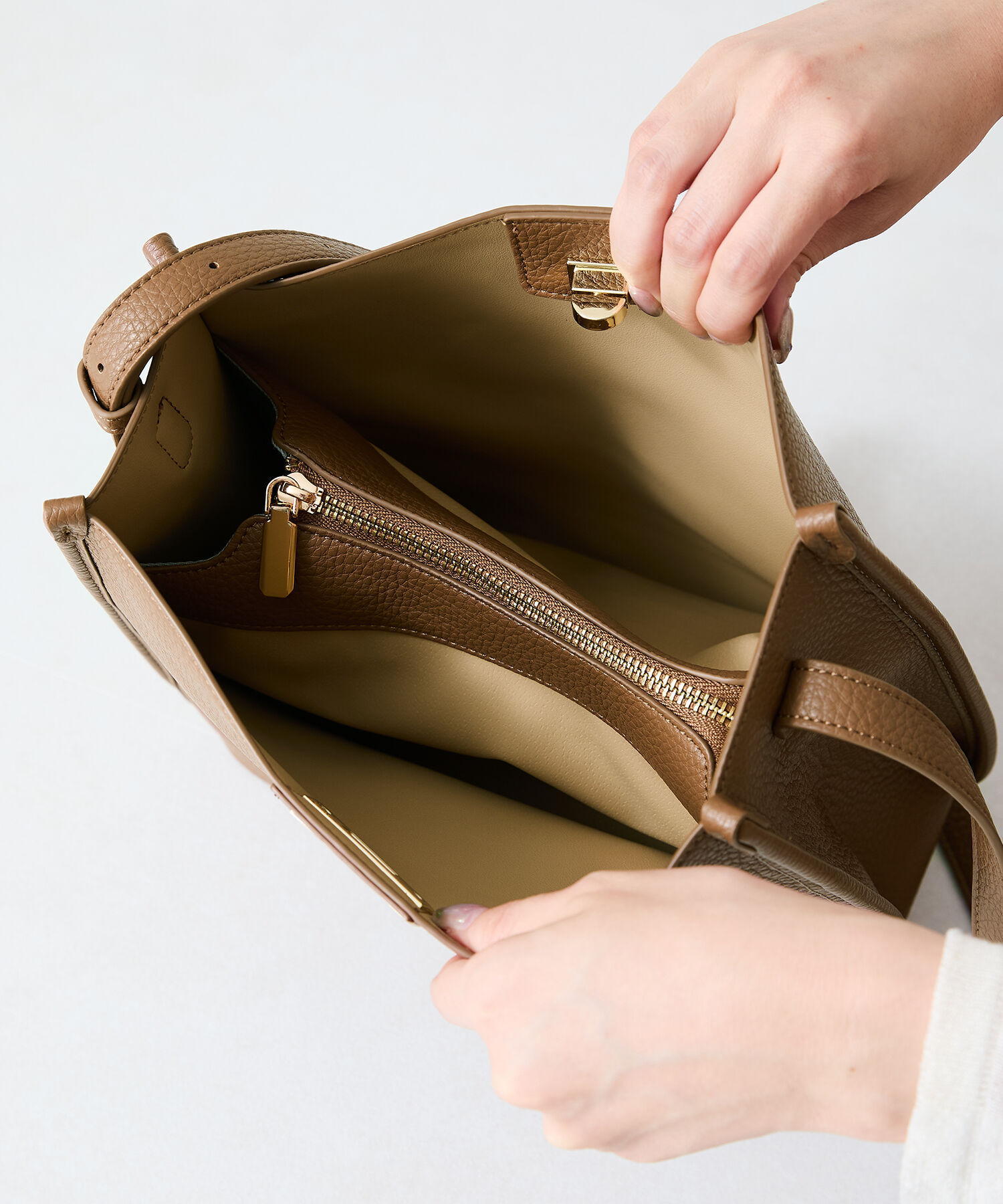 ORiental TRaffic「【BAG】スクエアショルダーバッグ/BA-240」|ショルダー・メッセンジャー|