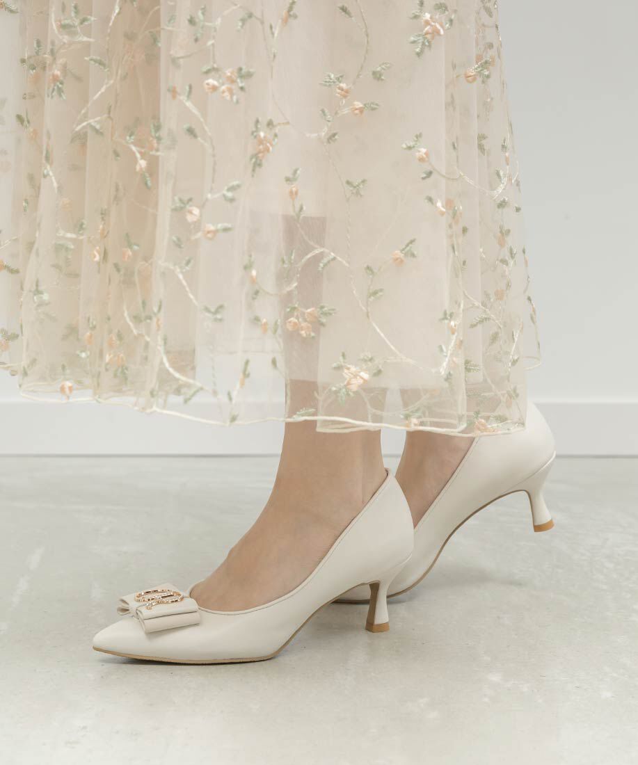  「【走れる美脚パンプス】ビジューモノグラムリボンフィットパンプス」|パンプス|