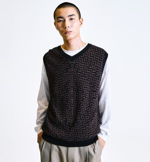SHIPS「City Ambient Products:〈手洗い可能〉ジオメトリック ジャカード ニット ベスト」|ベスト・ジレ|