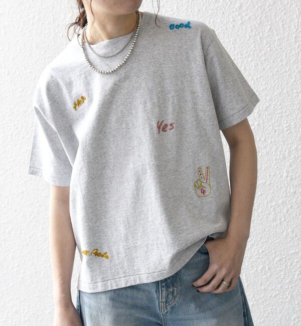 SHIPS any「【SHIPS any別注】Collegiate Pacific:〈洗濯機可能〉V ガゼット プリント & 刺繍 Tシャツ 25SS」|Tシャツ・カットソー|