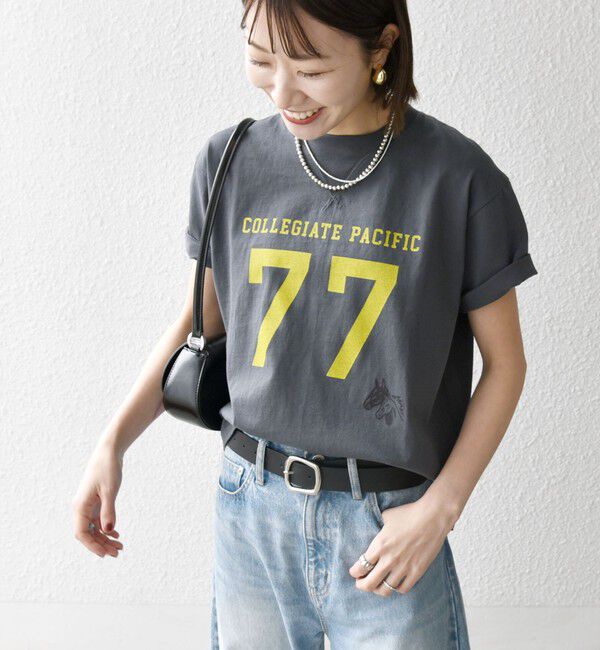 SHIPS any「【SHIPS any別注】Collegiate Pacific:〈洗濯機可能〉V ガゼット プリント & 刺繍 Tシャツ 25SS」|Tシャツ・カットソー|