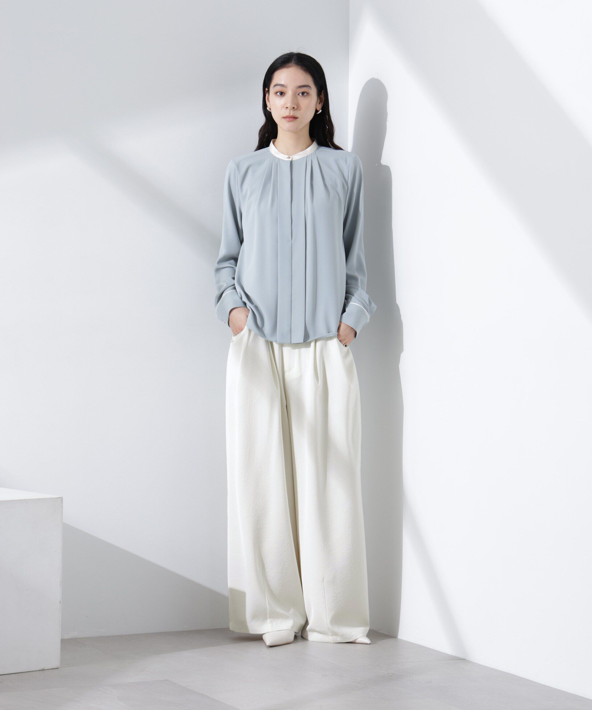 nano･universe「ダルサテンカーブタックパンツ」|チノ|