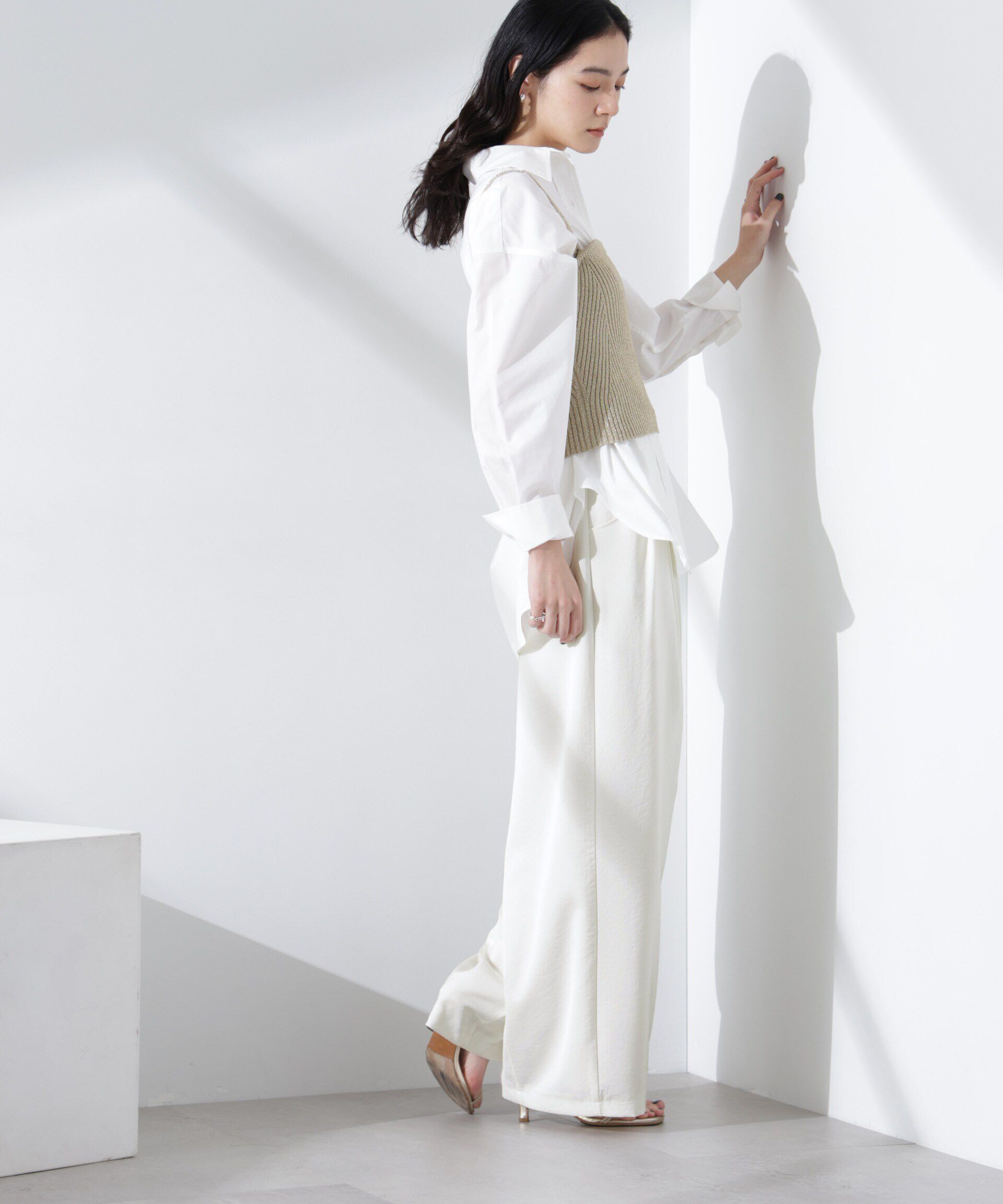 nano･universe「ダルサテンカーブタックパンツ」|チノ|