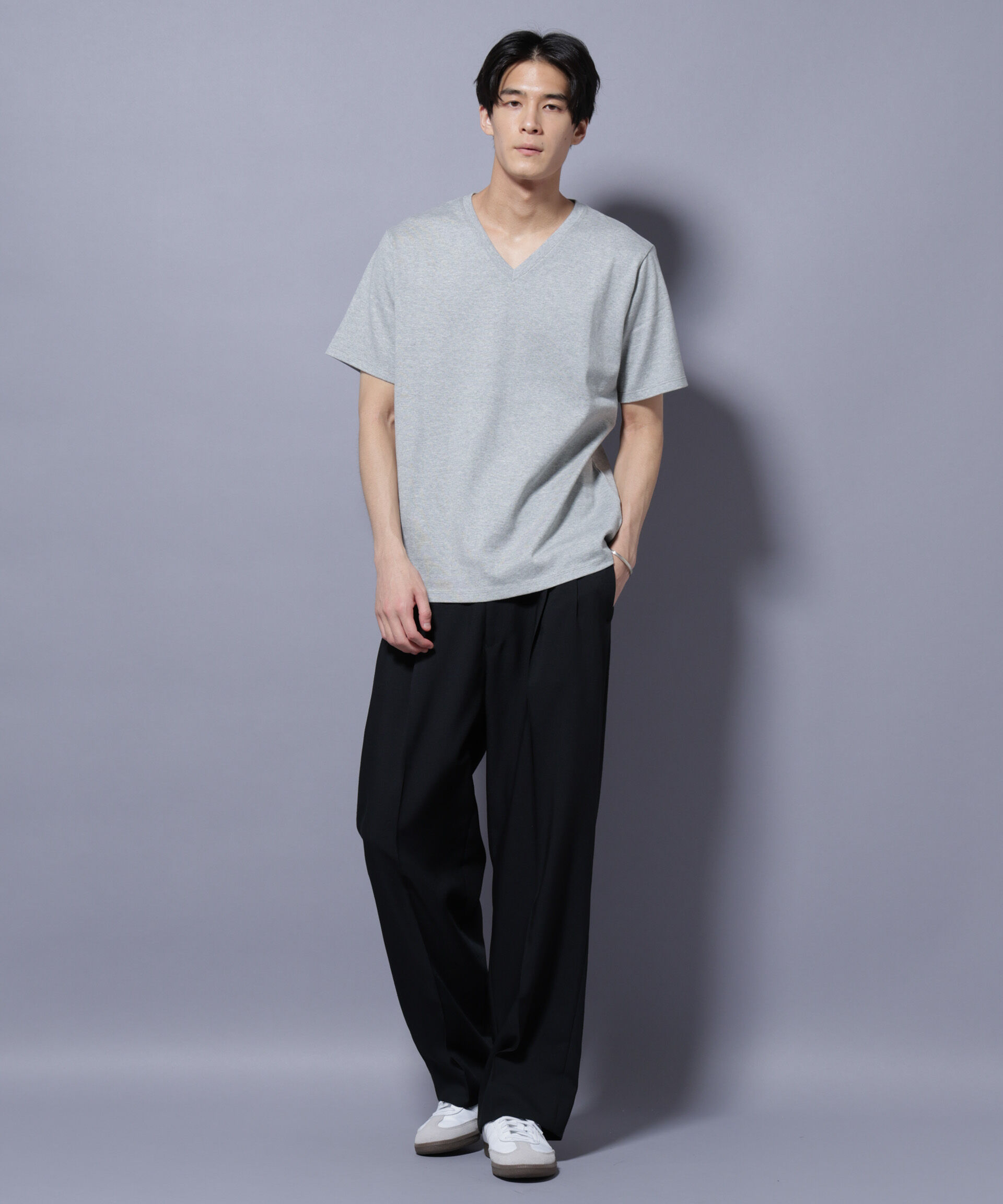 nano･universe「WEB限定/Anti Soaked(R) 汗染み防止 Vネック レギュラーシルエットTシャツ」|Tシャツ・カットソー|