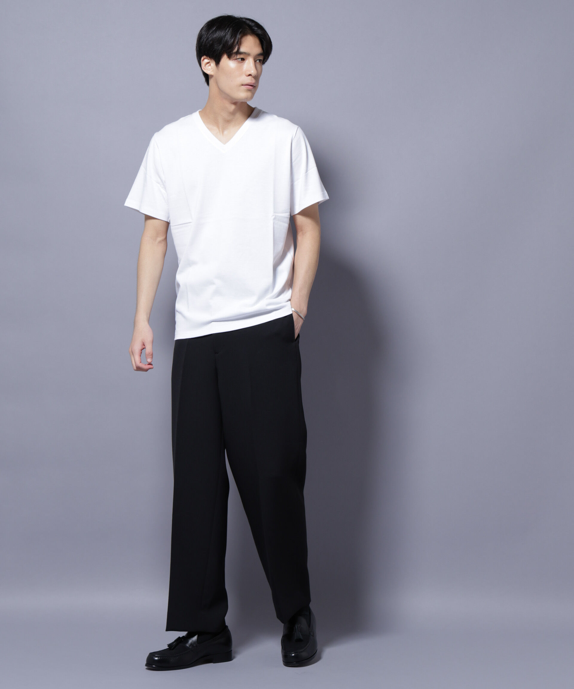 nano･universe「WEB限定/Anti Soaked(R) 汗染み防止 Vネック レギュラーシルエットTシャツ」|Tシャツ・カットソー|