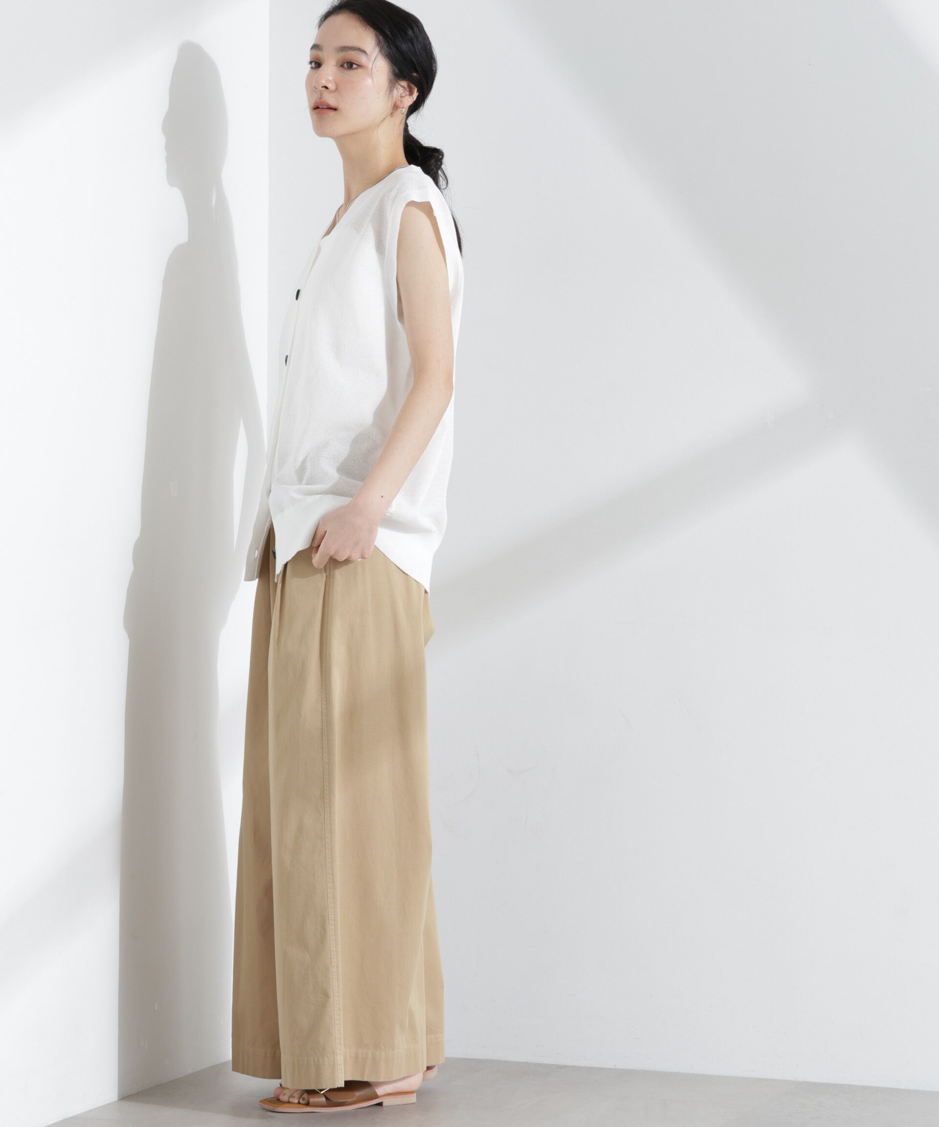 nano･universe「コットンタックワイドパンツ」|チノ|