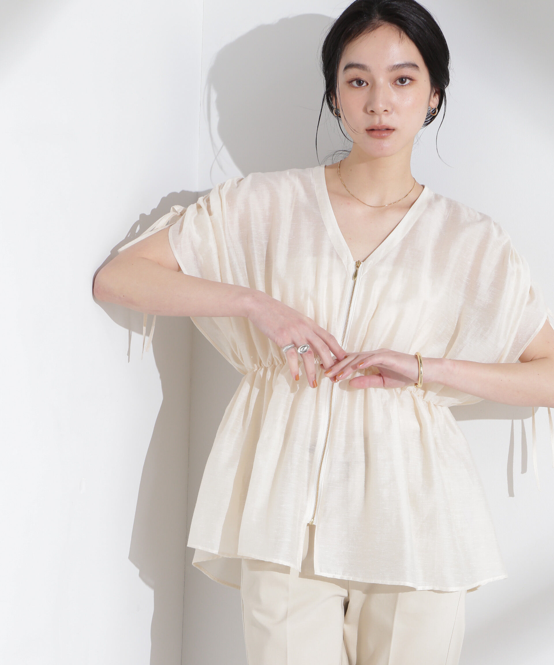nano･universe「リネン混シアーギャザージップブラウス」|シャツ・ブラウス|