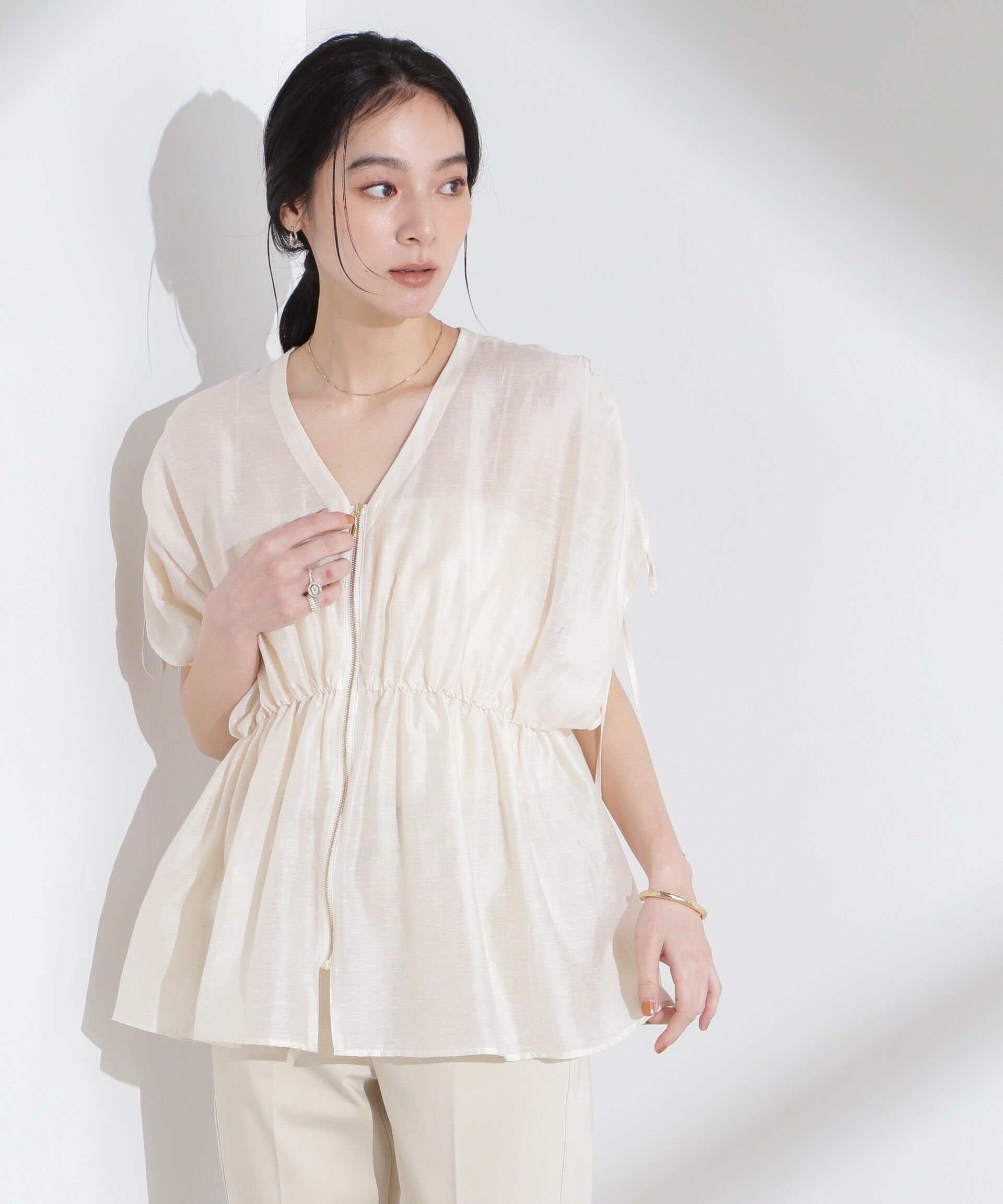 nano･universe「リネン混シアーギャザージップブラウス」|シャツ・ブラウス|