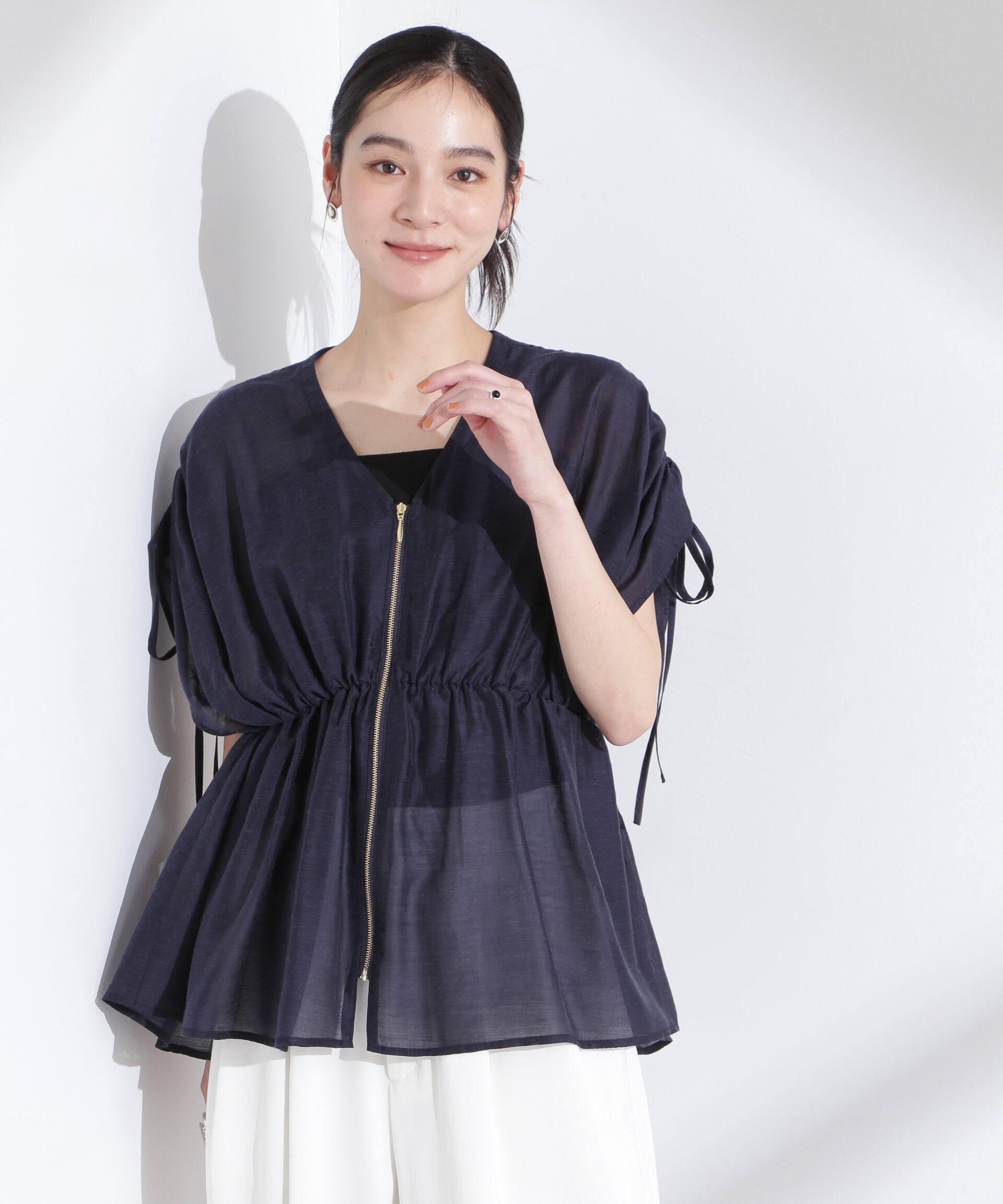 nano･universe「リネン混シアーギャザージップブラウス」|シャツ・ブラウス|