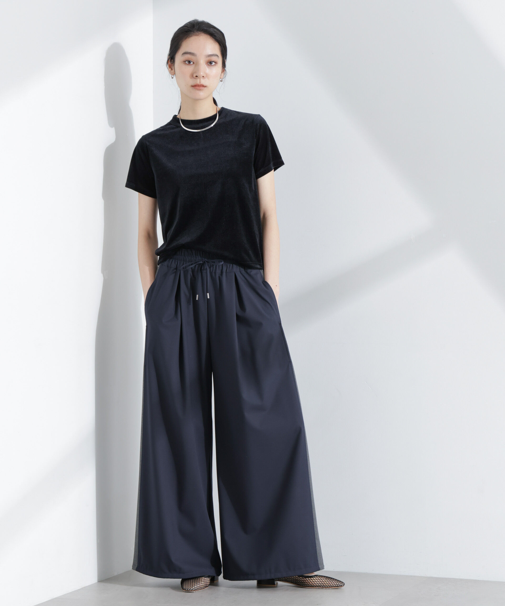 nano･universe「ラインイージーワイドパンツ」|チノ|