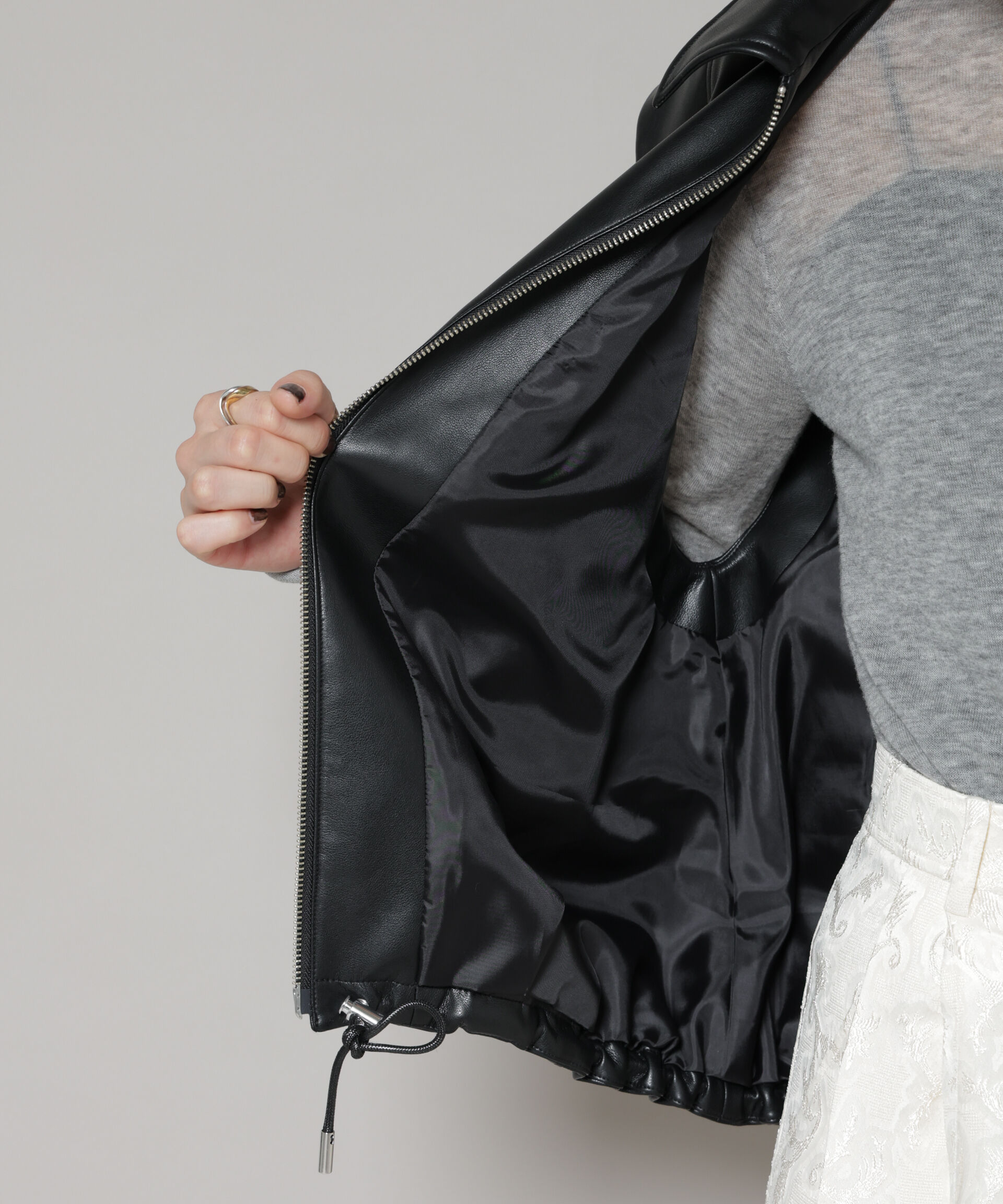  「フェイクレザードロストヘムベスト」|ベスト・ジレ|