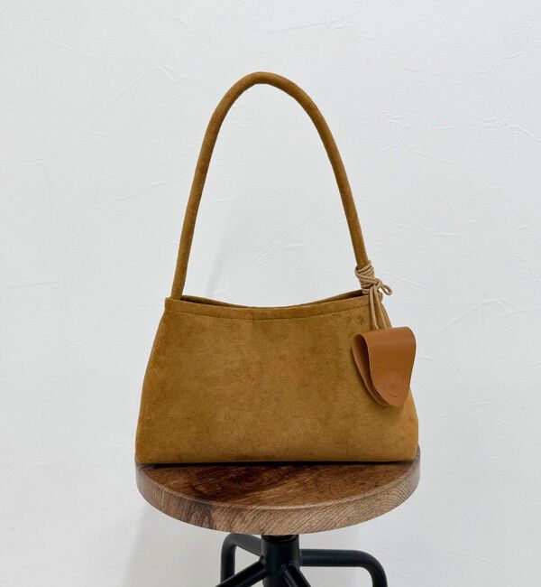 fredy emue「ホルダーチャーム付きワンハンドルバッグ」|ショルダー・メッセンジャー|