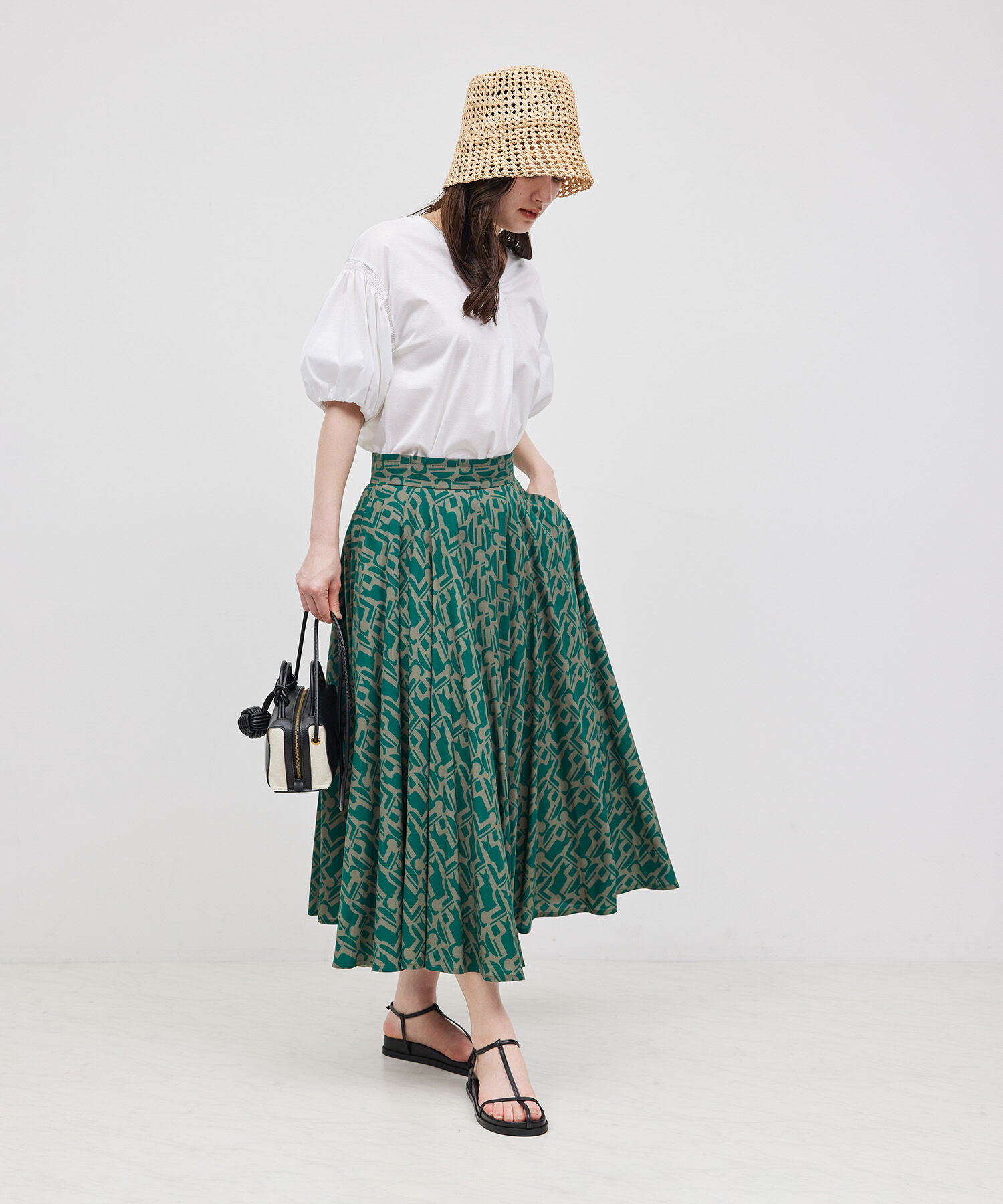 ROPE「【洗える】クリア天竺Vネック5分袖カットソー」|Tシャツ・カットソー|