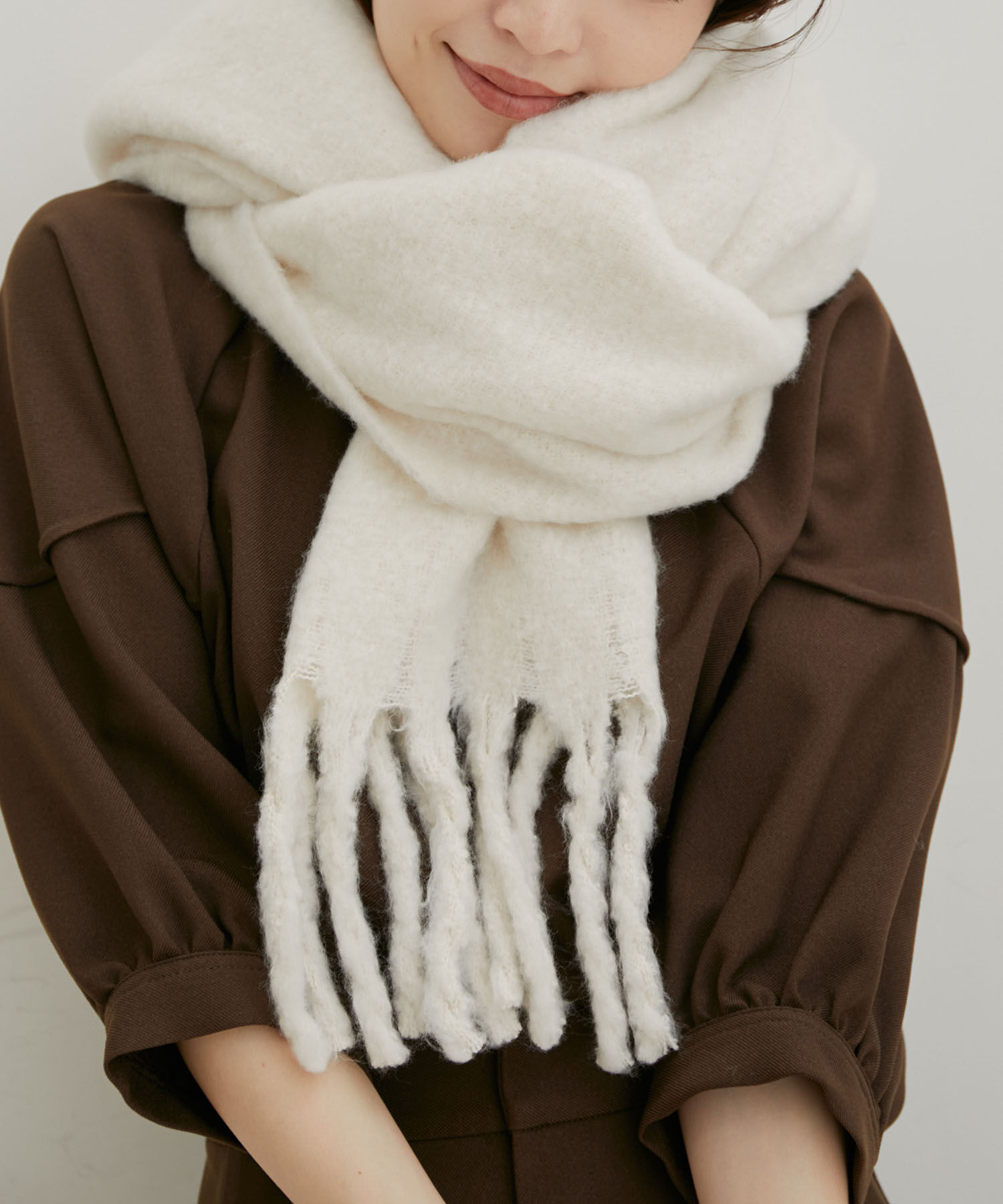 VIS「リサイクルポリふわふわ太フリンジマフラー」|マフラー|