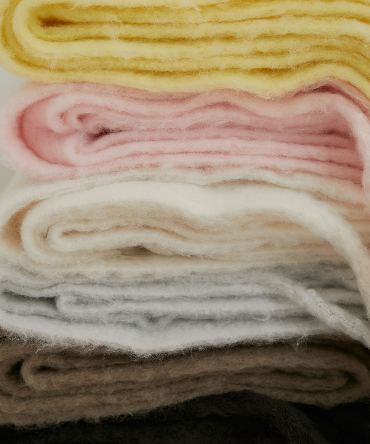 VIS「リサイクルポリふわふわ太フリンジマフラー」|マフラー|