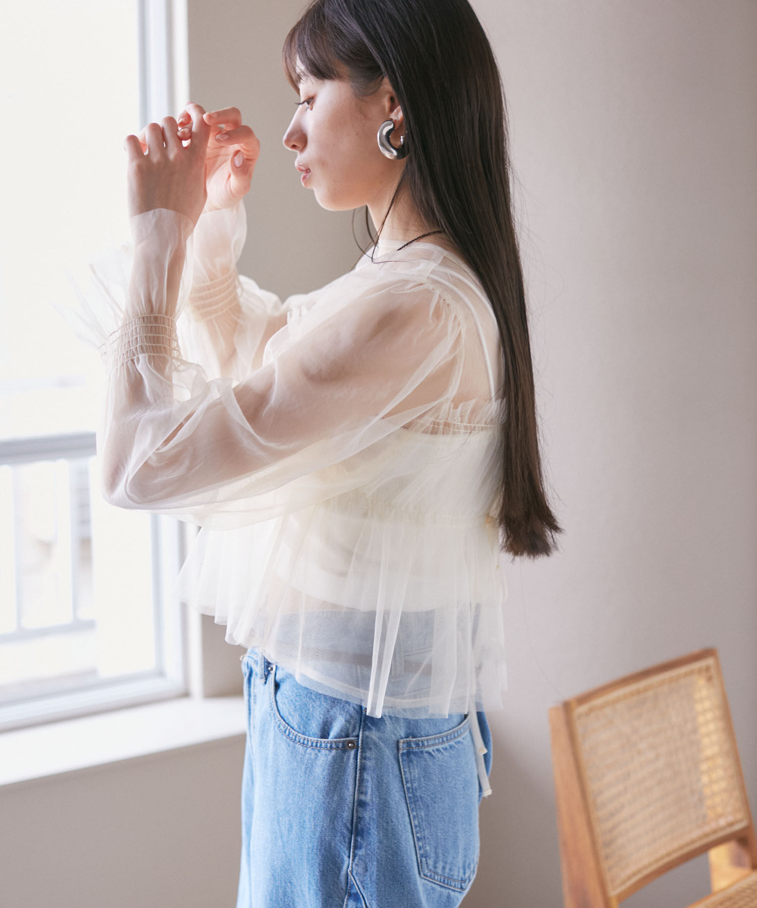 VIS「【前後2WAY】袖シャーリングチュールリボンブラウス」|シャツ・ブラウス|